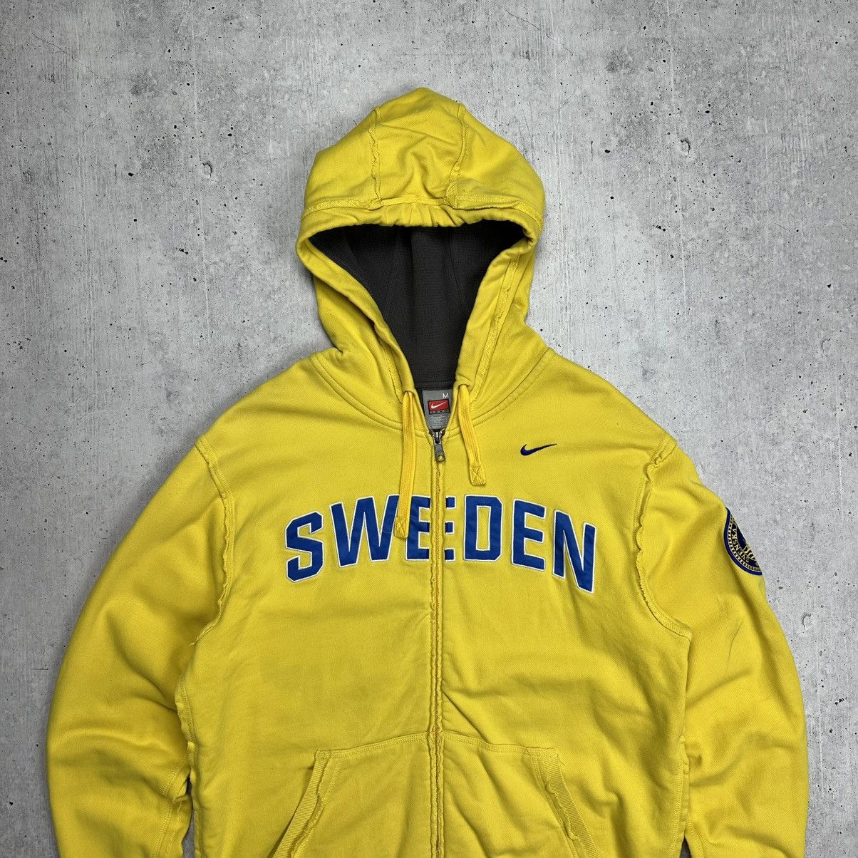 Nike × Vintage Vintage Nike Team Sweden Hockey Rare 90s Zip Hoodie Size US M / EU 48-50 / 2 - 2 Thumbnail