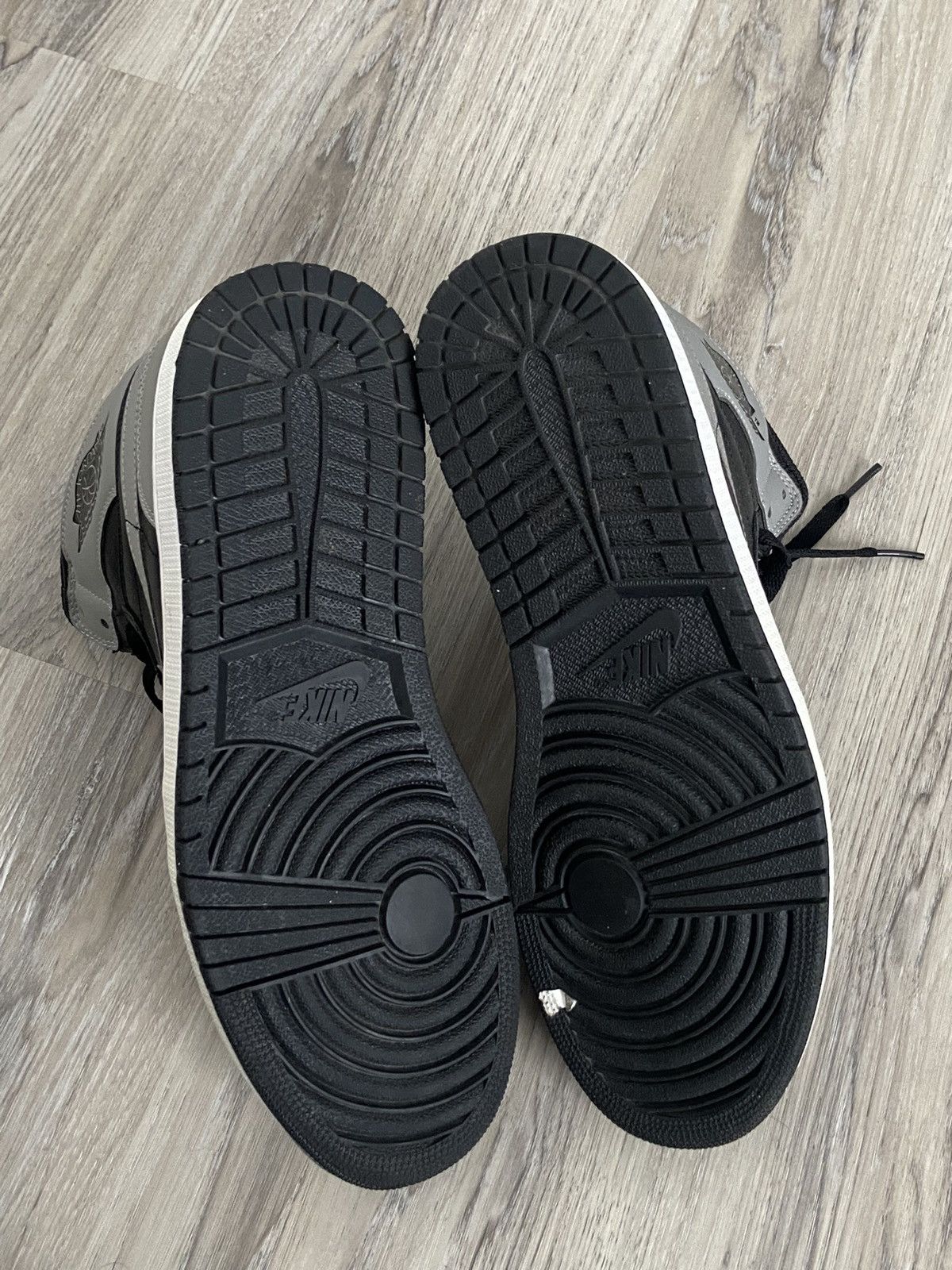 Jordan Brand 2013 Jordan 1 High OG Shadow Size US 11 / EU 44 - 9 Thumbnail