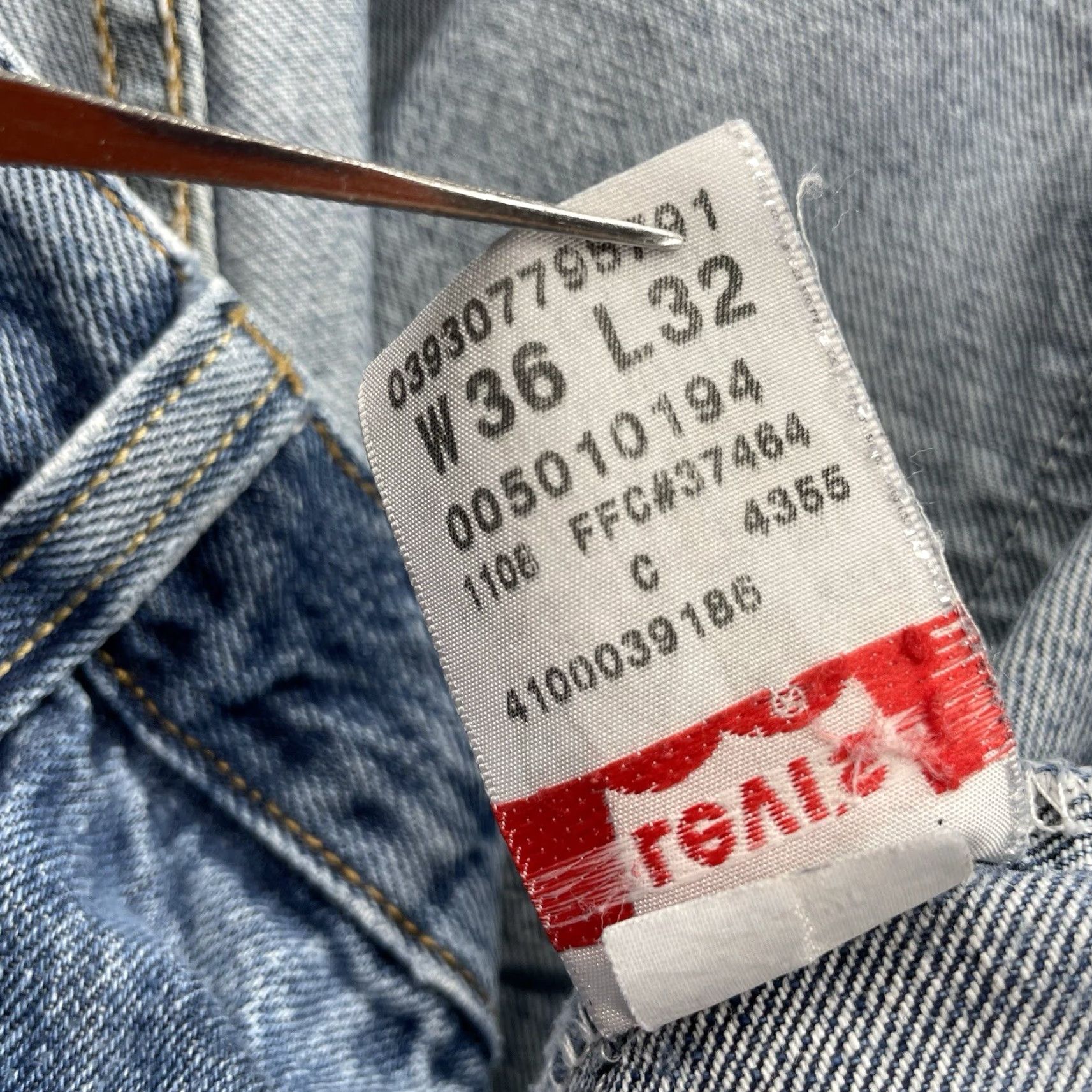 Levi's VINTAGE Levis 501 Jeans 34x31 Blue Whisker Denim Button Fly Skate 90s Streetwear Mens Jeans Size US 34 / EU 50 - 7 Thumbnail
