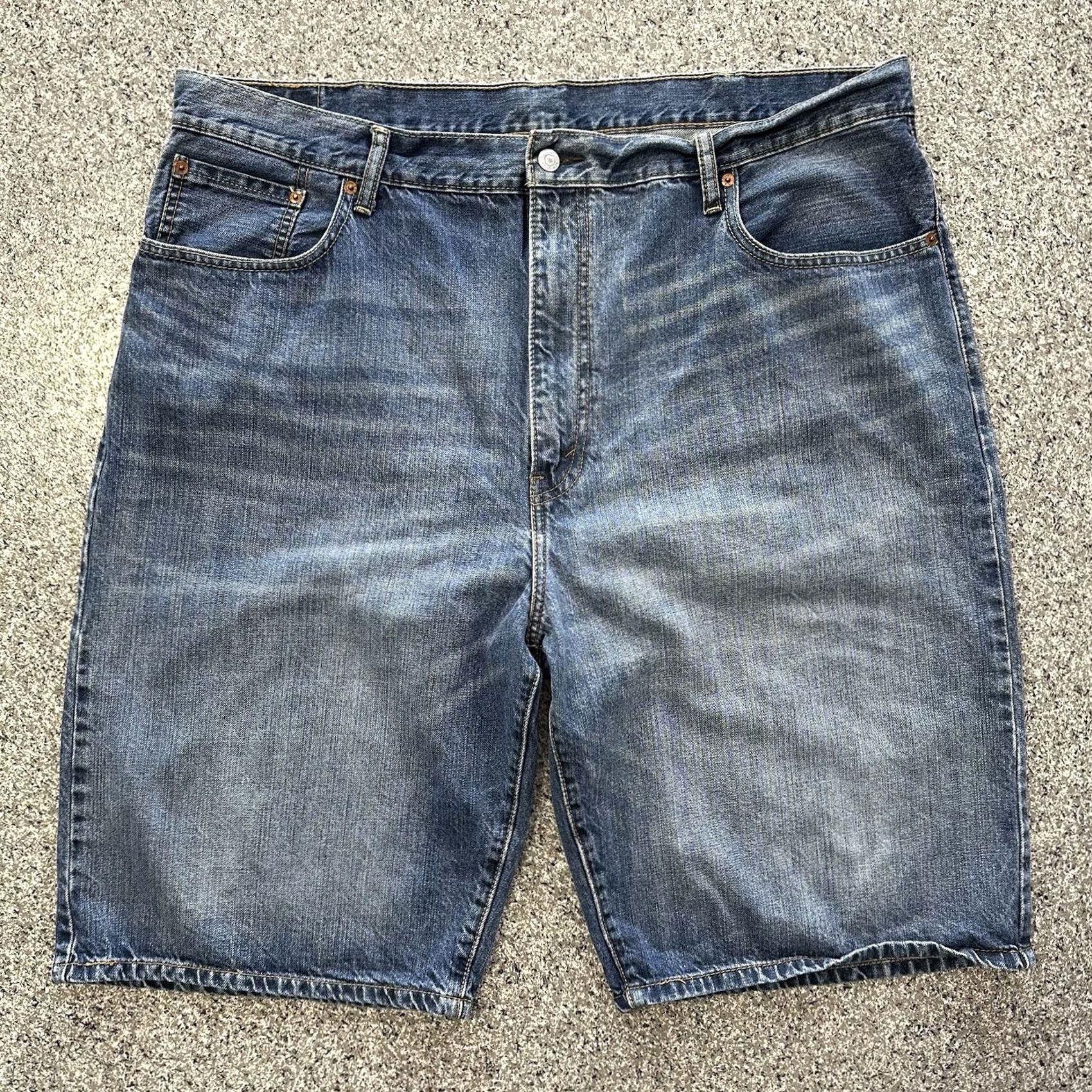 Levi's Levi's Shorts Denim Mens 42x12 Relaxed Fit Dark Wash Denim Shorts Mens 42 Levi's Size US 42 / EU 58 - 2 Thumbnail