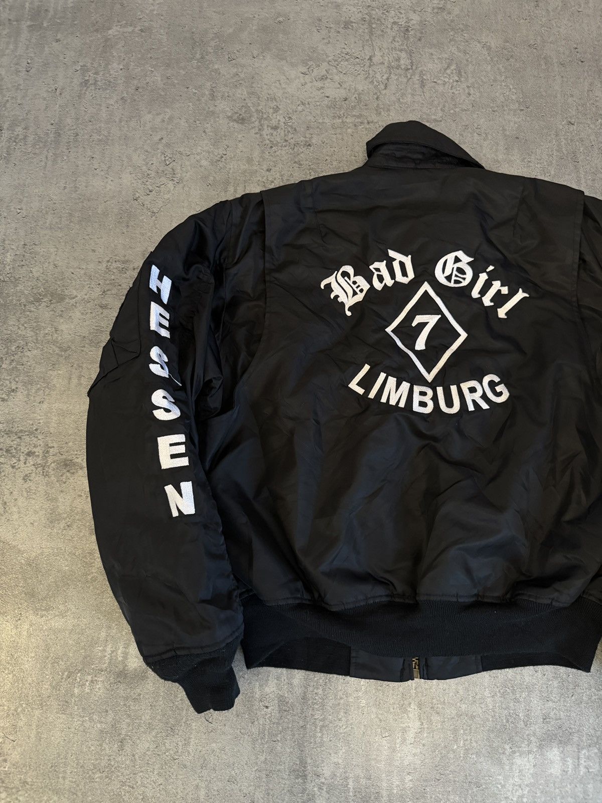 Vintage Bomber Flying Jacket Bad Girl boxy black vintage USA MA-1 Size US S / EU 44-46 / 1 - 4 Thumbnail