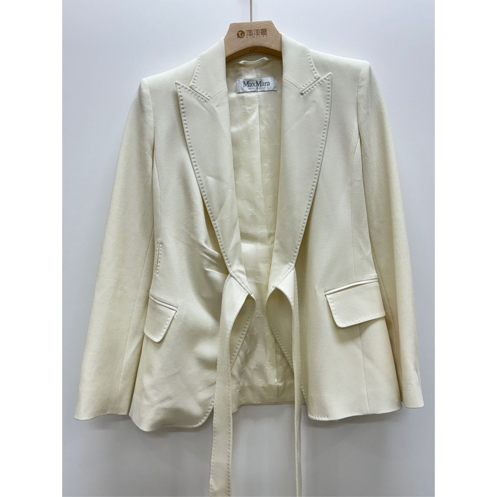 Max Mara MaxMara Beige Wool Long-Sleeve Lapel Ribbon Suit Jacket XS S Size XS / US 0-2 / IT 36-38 - 1 Thumbnail