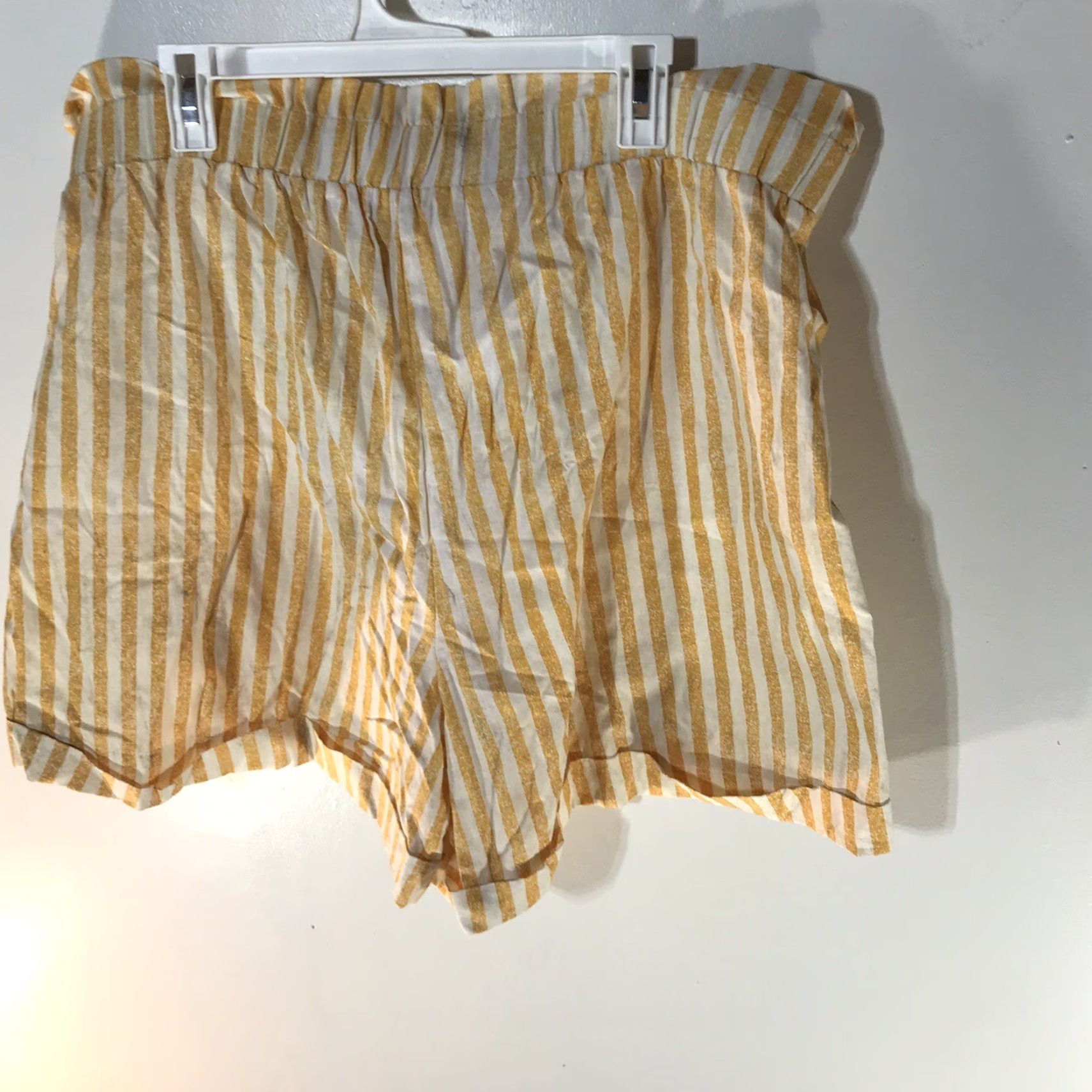 Vintage VINTAGE Full Circle Trends Women's 2X Yellow/Cream Striped Cotton Pull-On Shorts Casual Summer Size 40" / US 18 - 2 Thumbnail