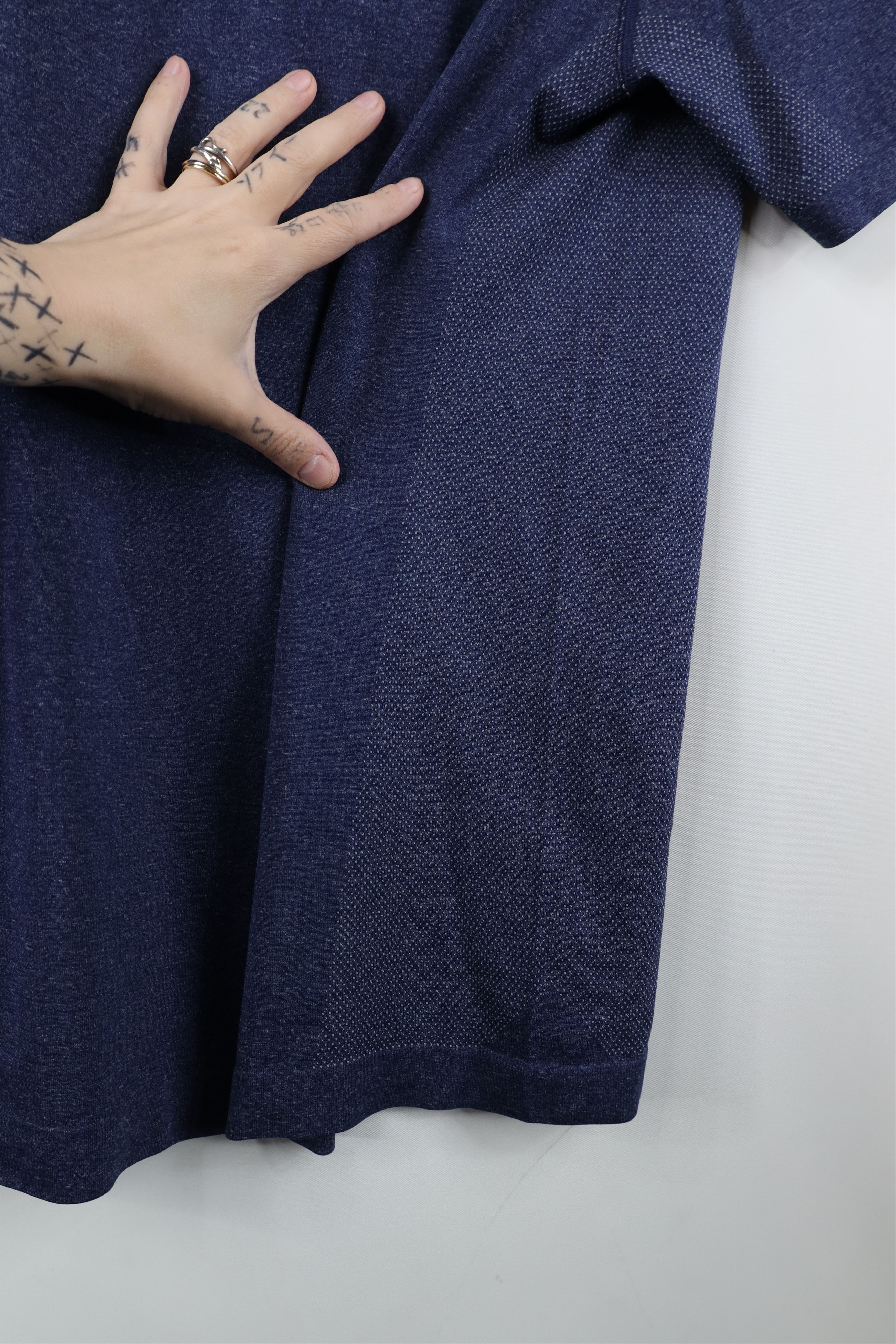 Lululemon Lululemon Vent Tech Short Sleeve Henley T-Shirt Heather Blue Size US S / EU 44-46 / 1 - 8 Thumbnail