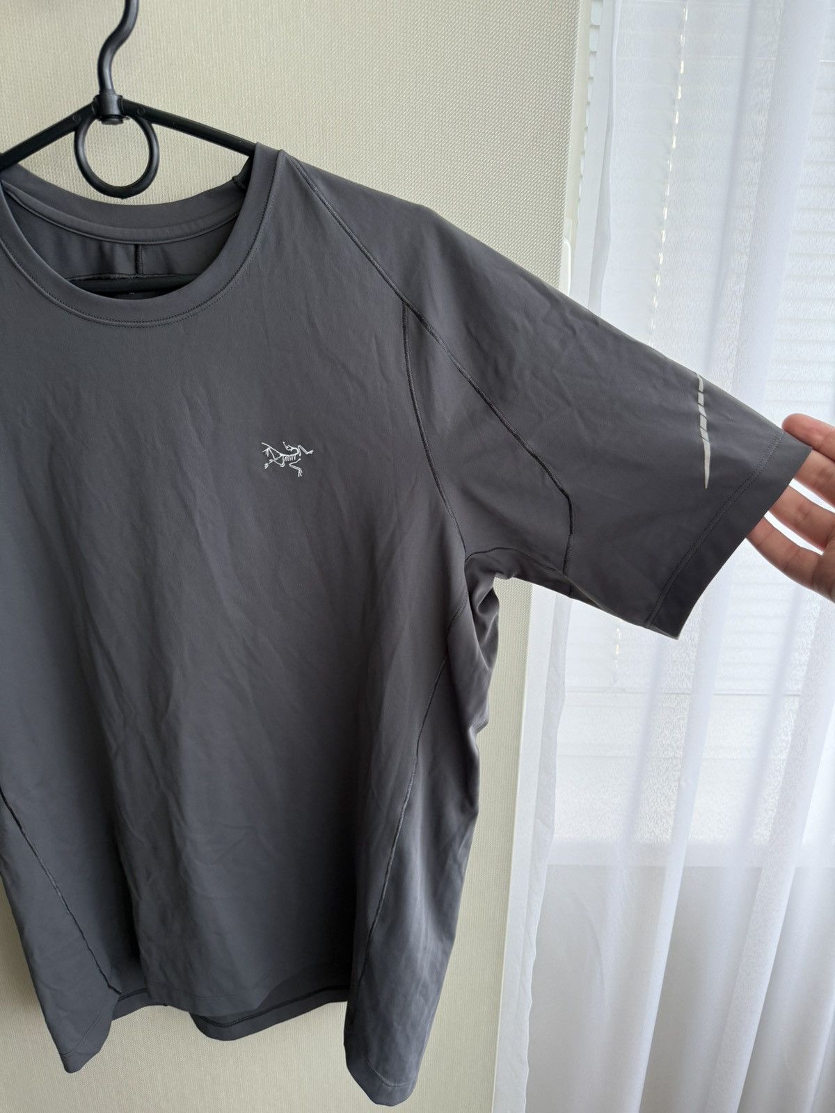 Arc'teryx Arcteryx grey t-shirt M sz Size US M / EU 48-50 / 2 - 2 Thumbnail
