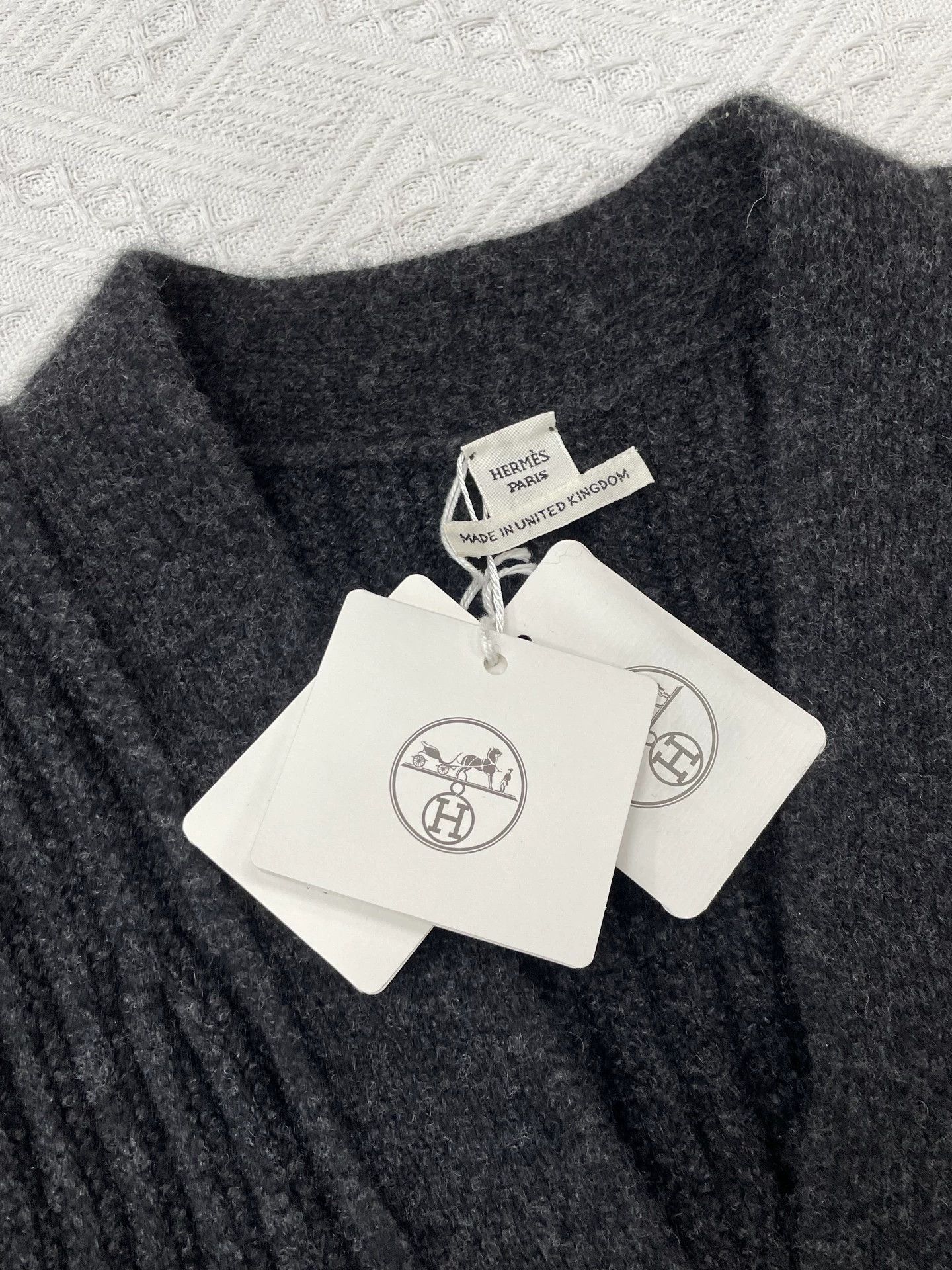 Hermes Hermes Cardigan Women's Size 34 New with Tags Size XS / US 0-2 / IT 36-38 - 2 Thumbnail