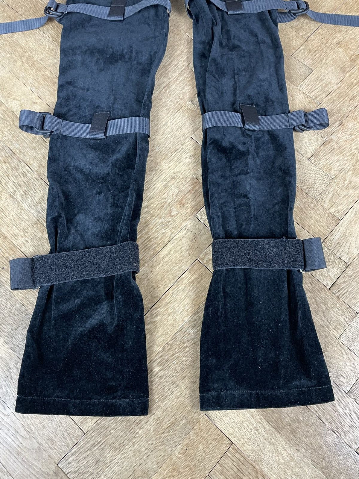 Dolce & Gabbana Dolce & Gabbana Runway AW 2003 Black Velvet Bondage Pants Size US 28 / EU 44 - 2 Thumbnail
