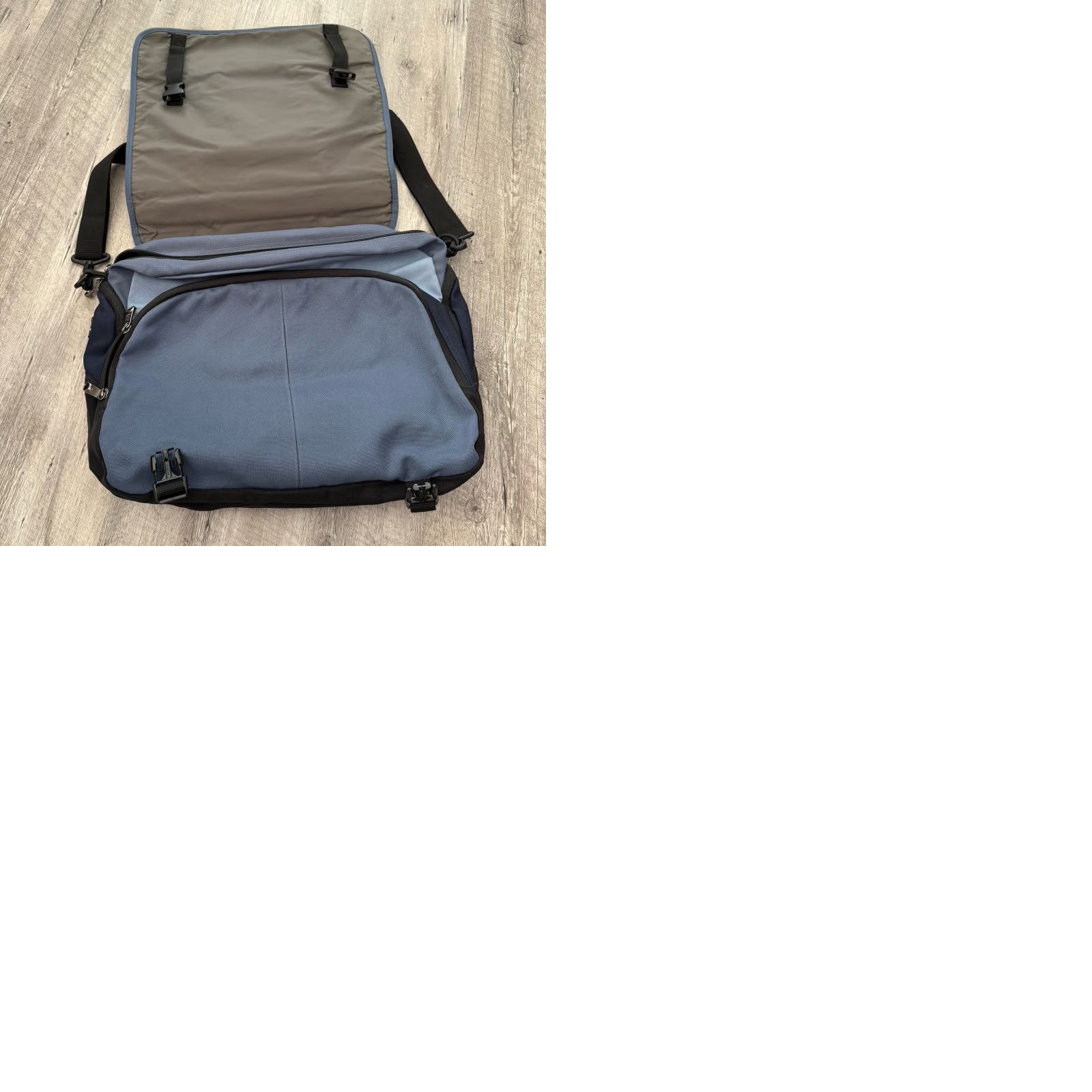 Jansport Jansport Messenger Bag Colorblock Nylon Polyester Laptop Sleeve Zip Crossbody Strap Large Multicolor Men City College Travel Casual Business Mens Bags Size ONE SIZE - 9 Thumbnail