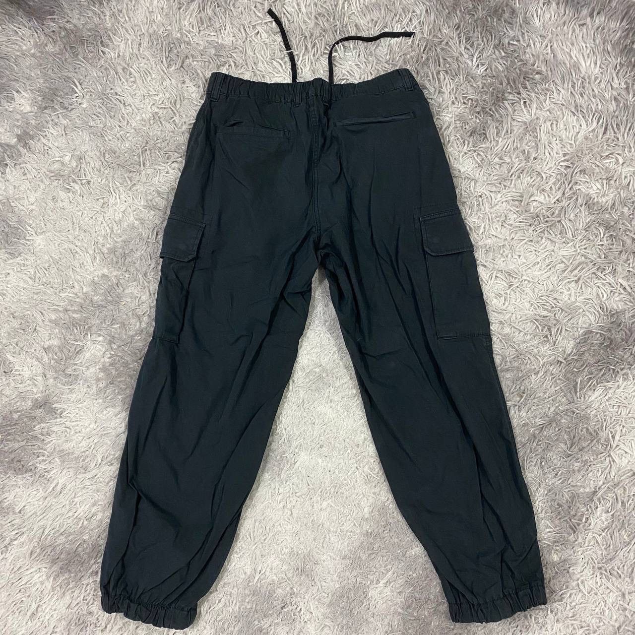 Uniqlo Uniqlo cargo pants Size US 35 - 6 Thumbnail