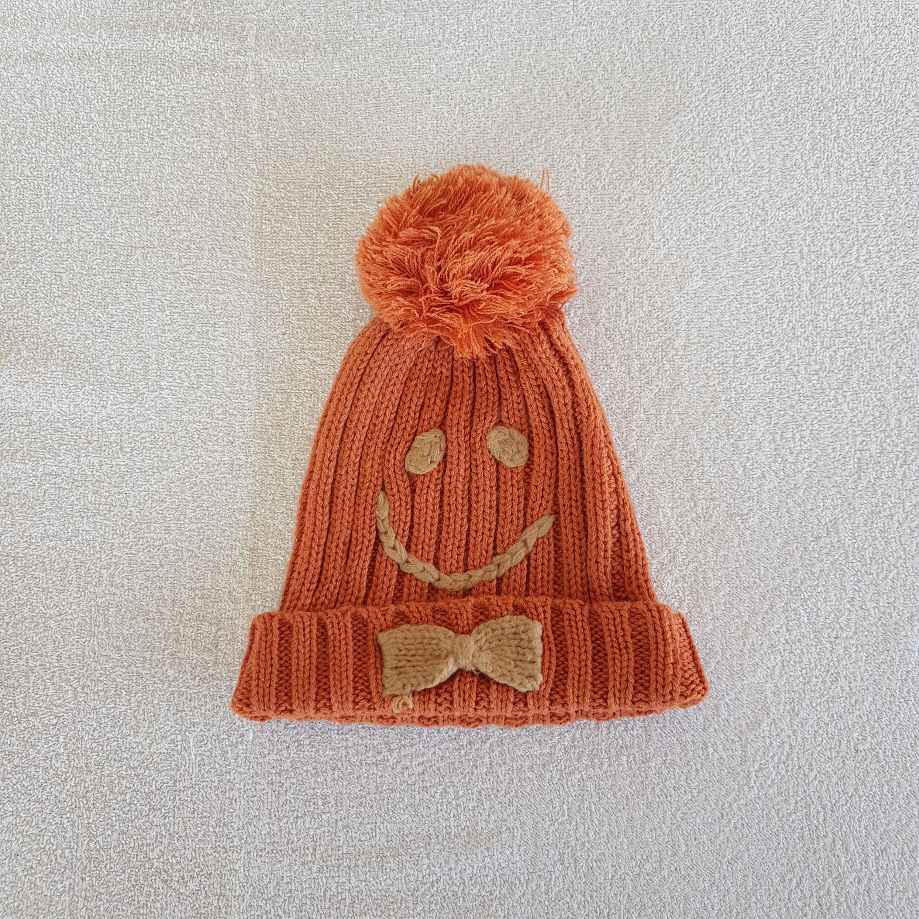 Aran Isles Knitwear Vintage Y2K Smiley Beanie Pom Pom Snow Caps Knit Ski Hats. Size ONE SIZE - 1 Thumbnail