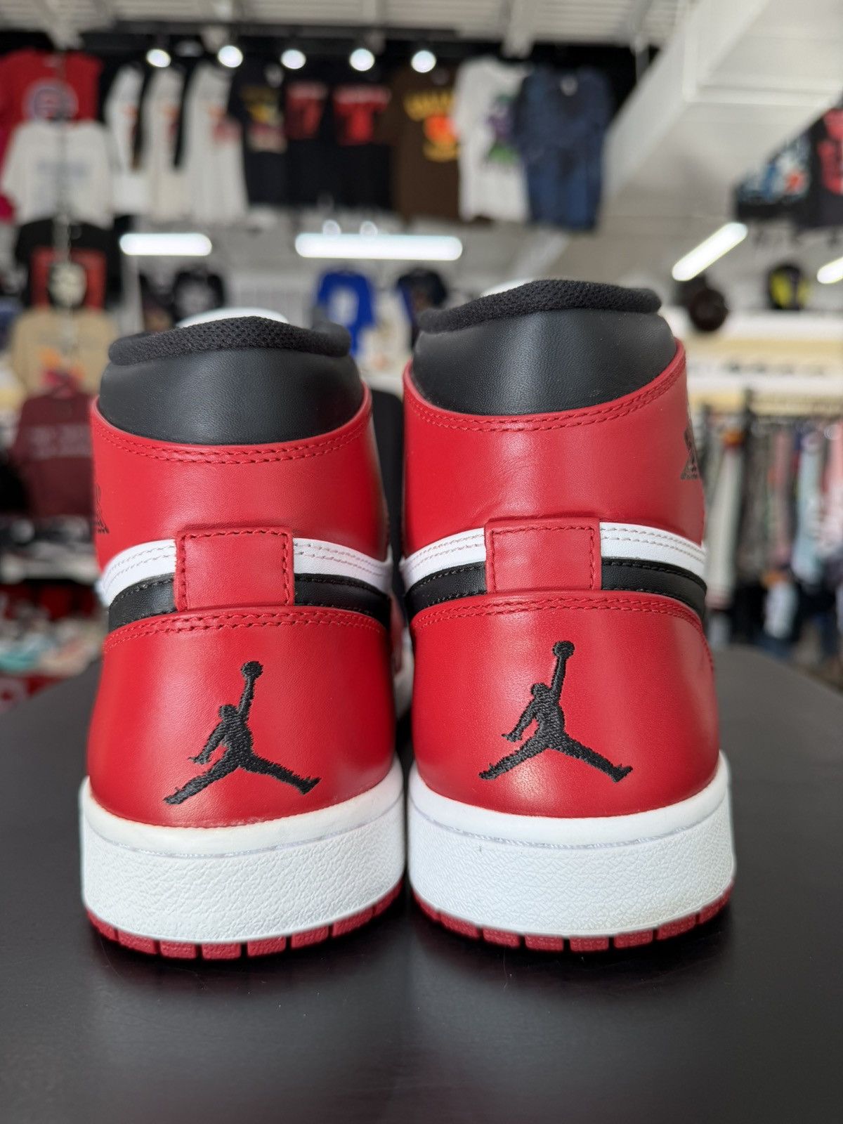 Jordan Brand Air Jordan 1 Chicago Size 9 (2013) Size US 9 / EU 42 - 5 Thumbnail