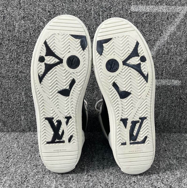 Louis Vuitton Louis Vuitton Monogram Unisex Casual Sneakers - Size US 8 / EU 41 - 4 Thumbnail