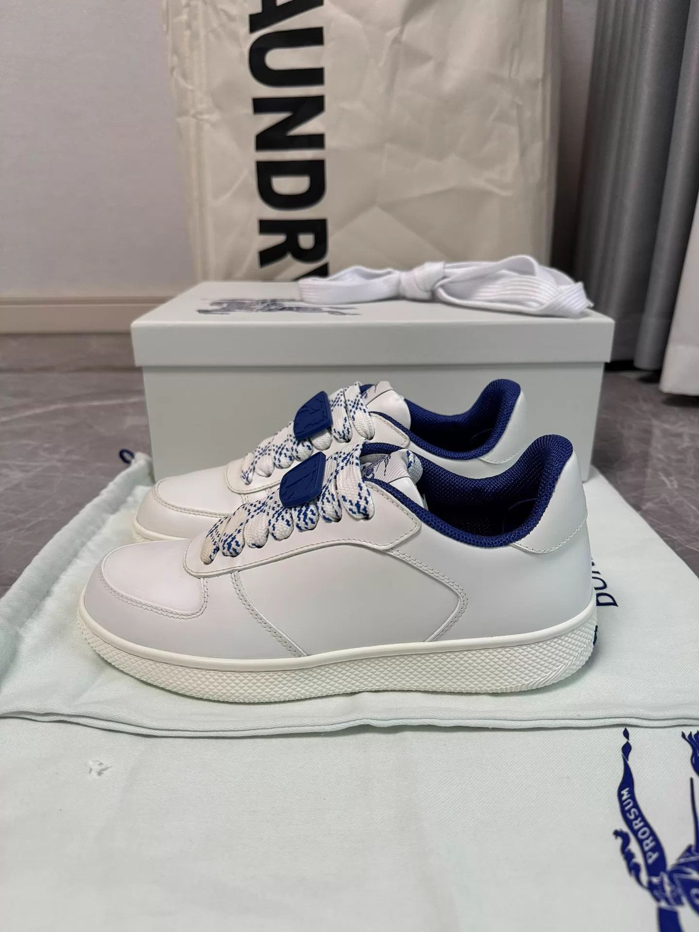 Burberry Burberry Terrace Horseferry Unisex White/Blue Trainer 36 Size US 5.5 / IT 35.5 - 1 Thumbnail