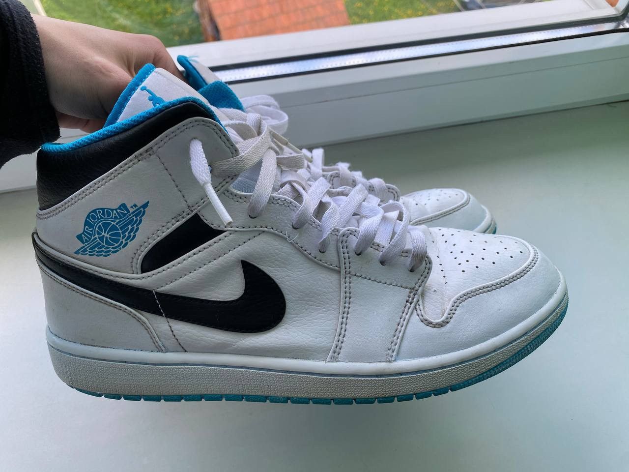 Jordan Brand Jordan 1 Mid ‘Laser Blue’ Size US 11 / EU 44 - 5 Thumbnail