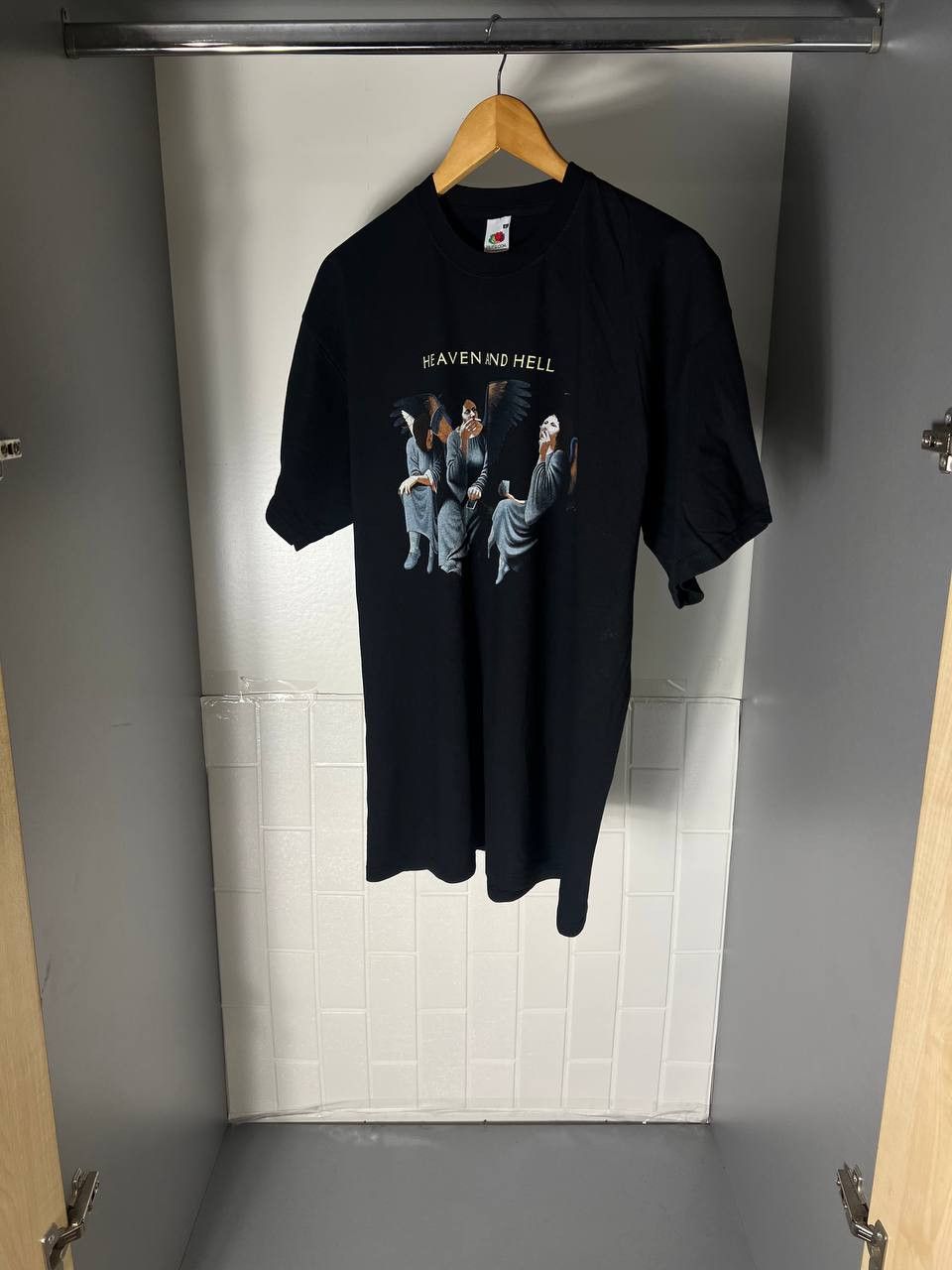 Band Tees VINTAGE HEAVEN AND HELL WORLD TOUR ROCK T-SHIRT Y2K 90s USA Size US XL / EU 56 / 4 - 4 Thumbnail