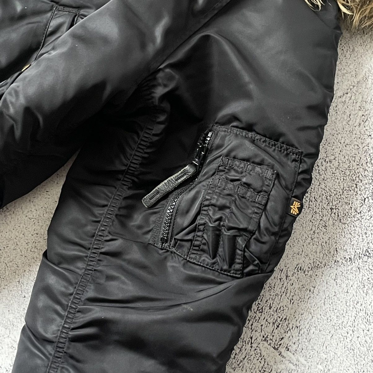 Alpha Industries Alpha Industries Vintage Archive Bomber Jacket Black Mens Size US S / EU 44-46 / 1 - 5 Thumbnail