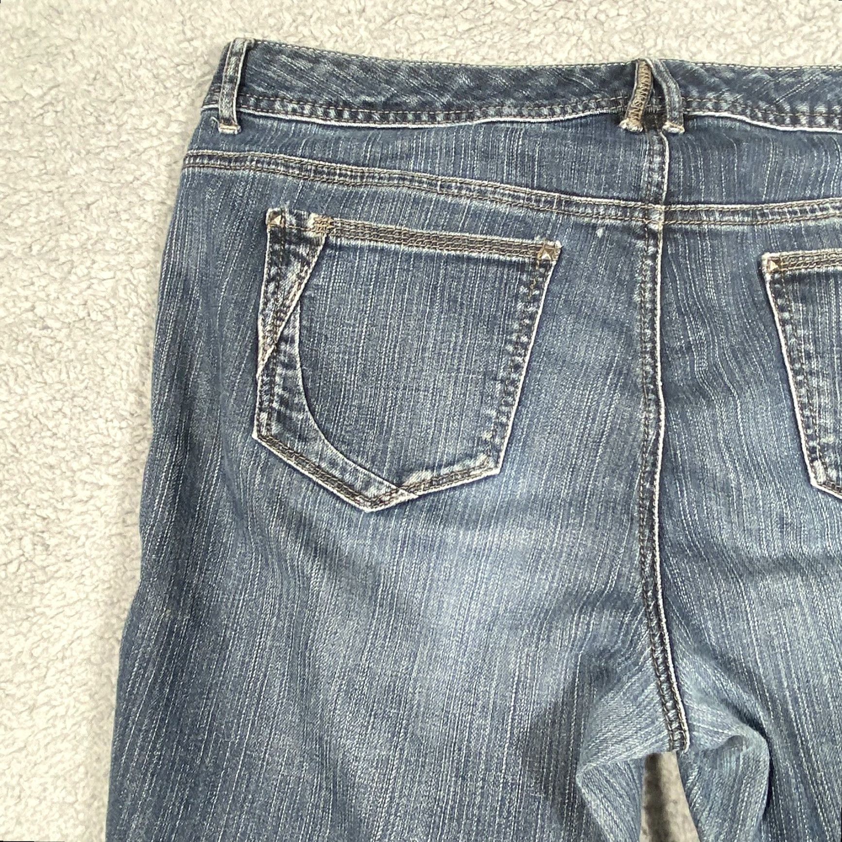 Tommy Hilfiger Tommy Hilfiger Women's Jeans Boot Cut Denim Size 14R Medium Wash 32x31 EUC Size 36" / US 14 / IT 50 - 7 Thumbnail