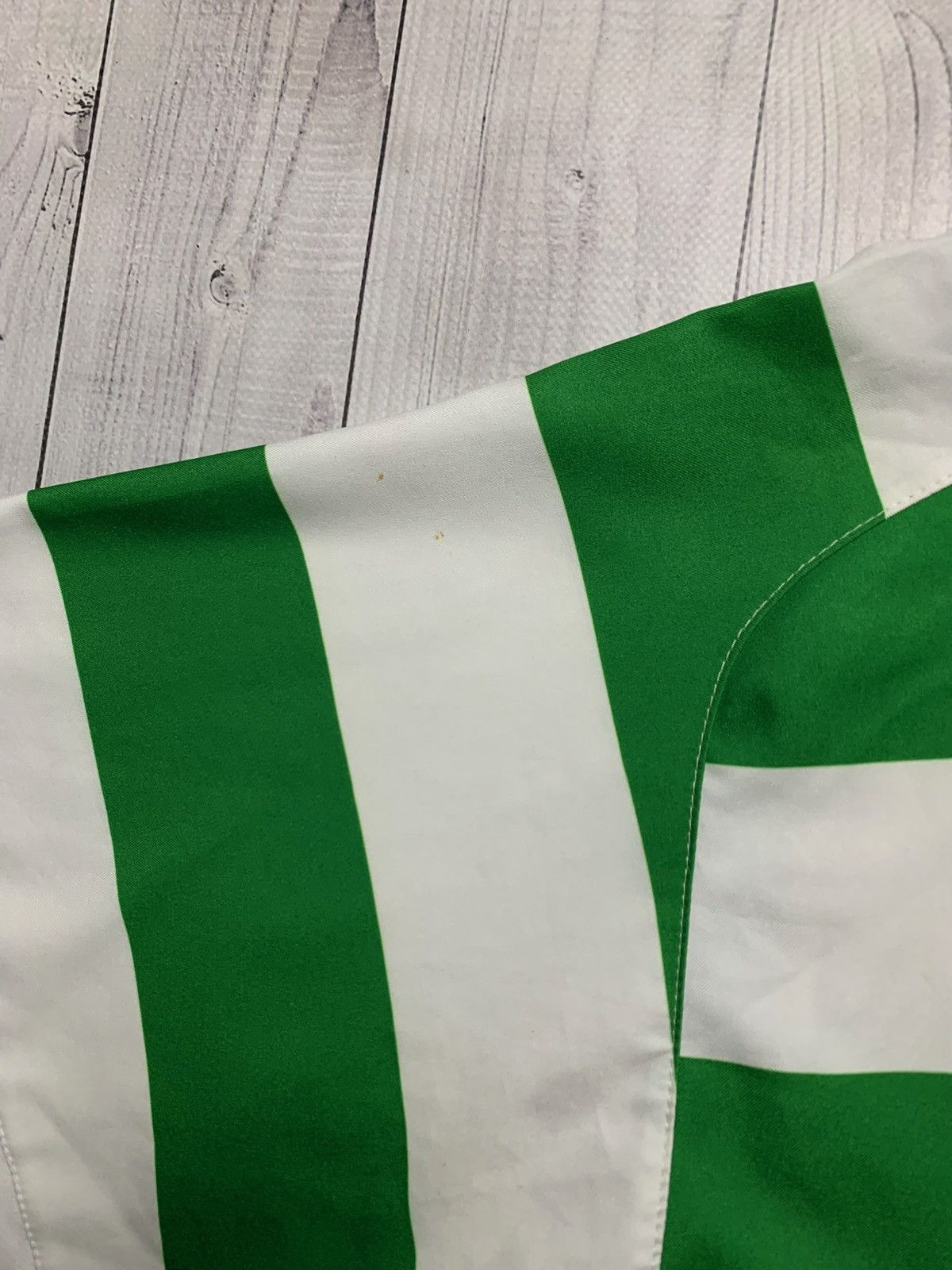 Vintage Vintage Nike Celtic soccer jersey size XL total 90 Size US XL / EU 56 / 4 - 9 Thumbnail
