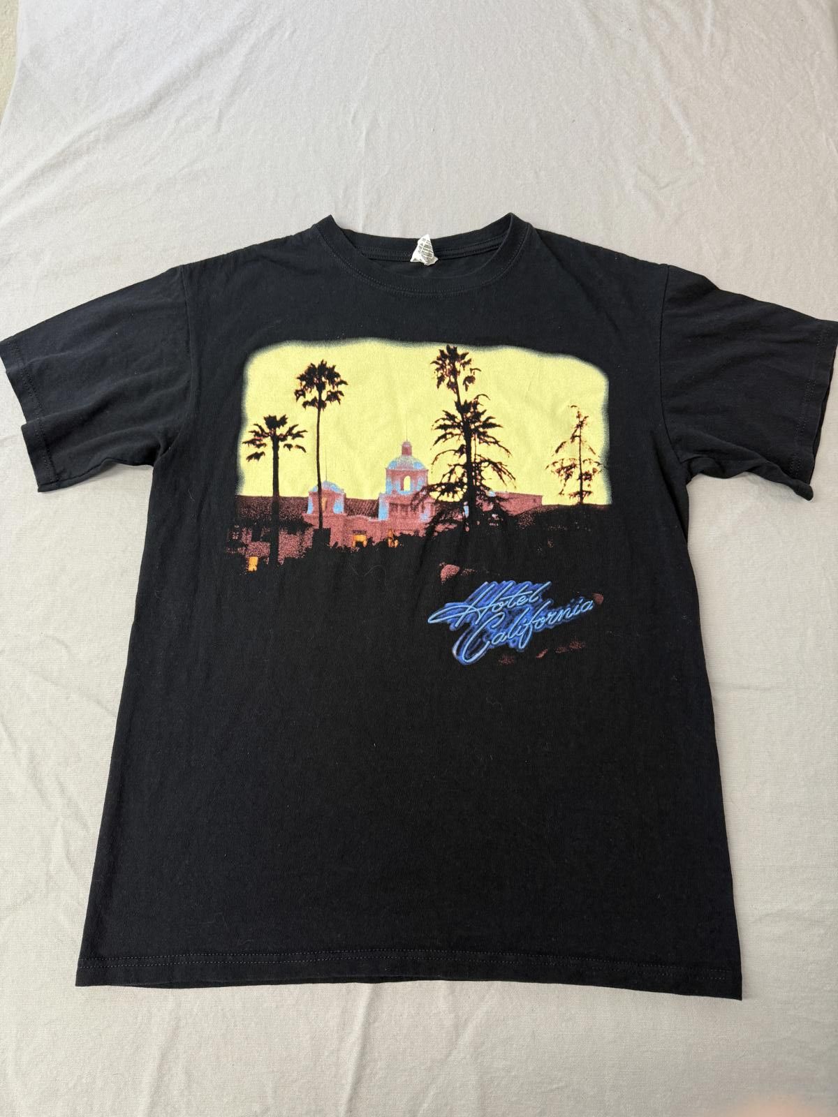 Anvil Eagles Hotel California T-shirt Eagles Tour 2014 Tee 2 Sided Size US M / EU 48-50 / 2 - 1 Thumbnail
