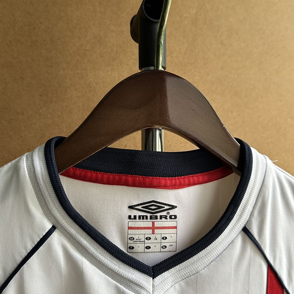 Umbro Vintage Umbro England 2001/03 Home Soccer Jersey FIFA 5-1 Size US L / EU 52-54 / 3 - 4 Thumbnail