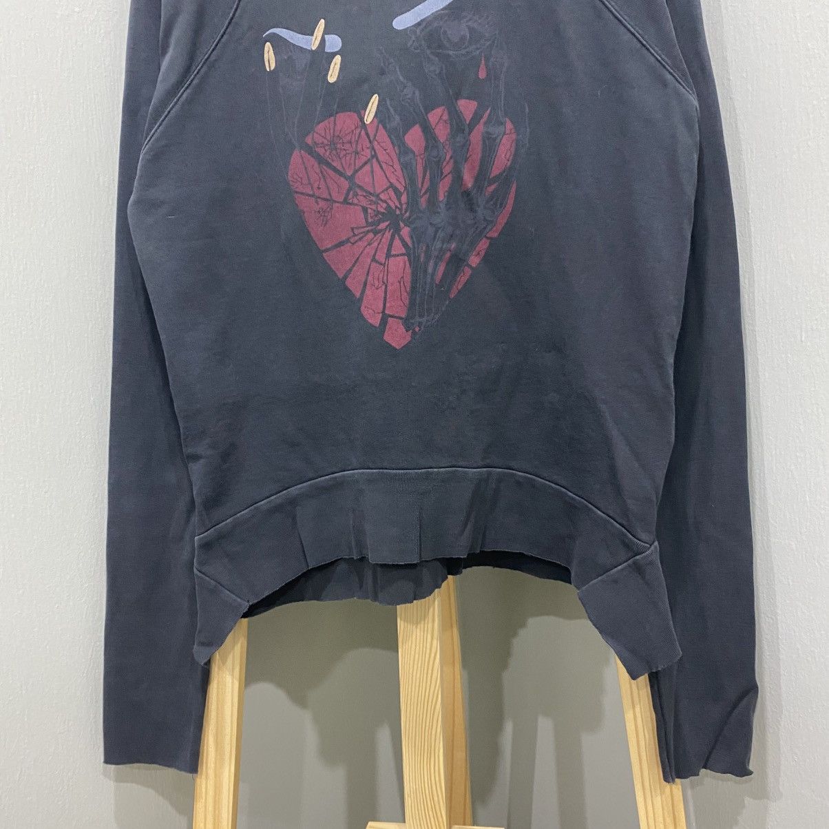 Allsaints AllSaints Shy Ivy Cropped Heart Graphic Hoodie - Black Size US M / EU 48-50 / 2 - 4 Thumbnail