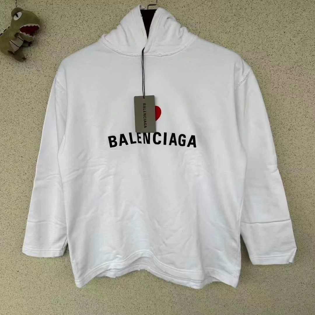 Balenciaga Balenciaga Valentine Limited Heart Hoodie Size XS / US 0-2 / IT 36-38 - 1 Thumbnail