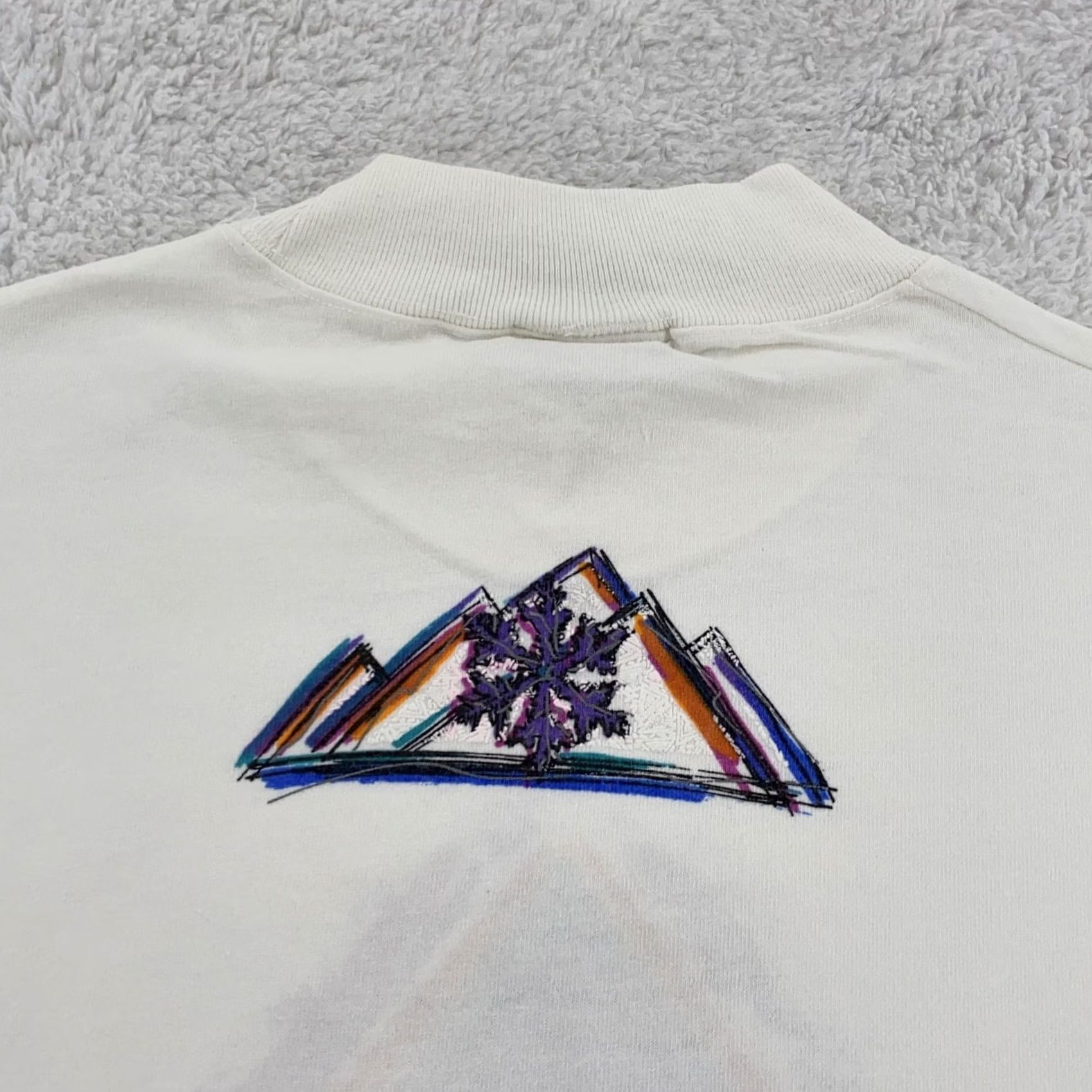 Vintage VINTAGE Ski Mountain L/S Mock Neck Shirt Mens XL White CYRK T-Shirt Graphic Print Retro Outdoor 90s Mens Shirts Size US XL / EU 56 / 4 - 4 Thumbnail