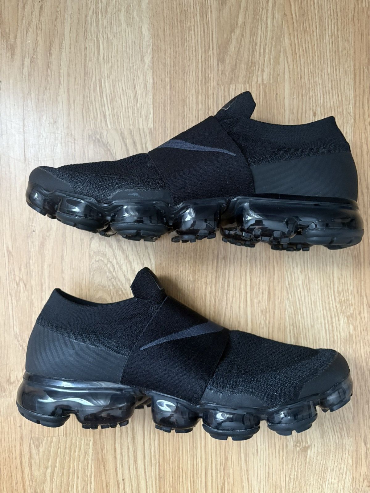 Nike Nike Air VaporMax Moc Triple Black Size US 10 / EU 43 - 2 Thumbnail