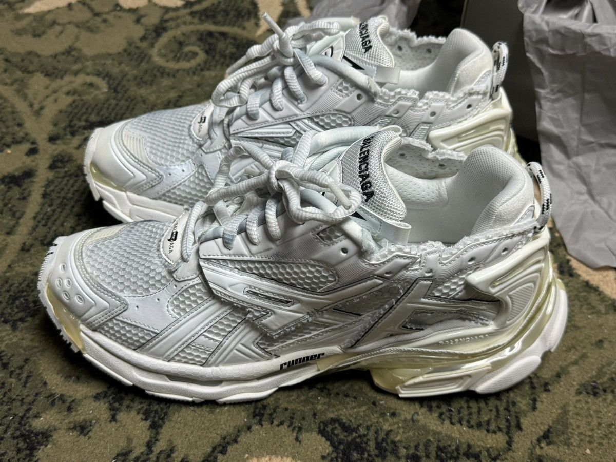 Balenciaga Balenciaga Runner Shoes White Size US 11 / EU 44 - 3 Thumbnail