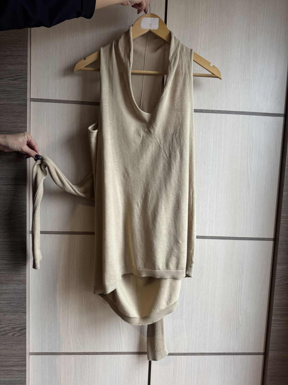 Costume National Costume National xs subversive top with holes on shoulders Size XS / US 0-2 / IT 36-38 - 2 Thumbnail