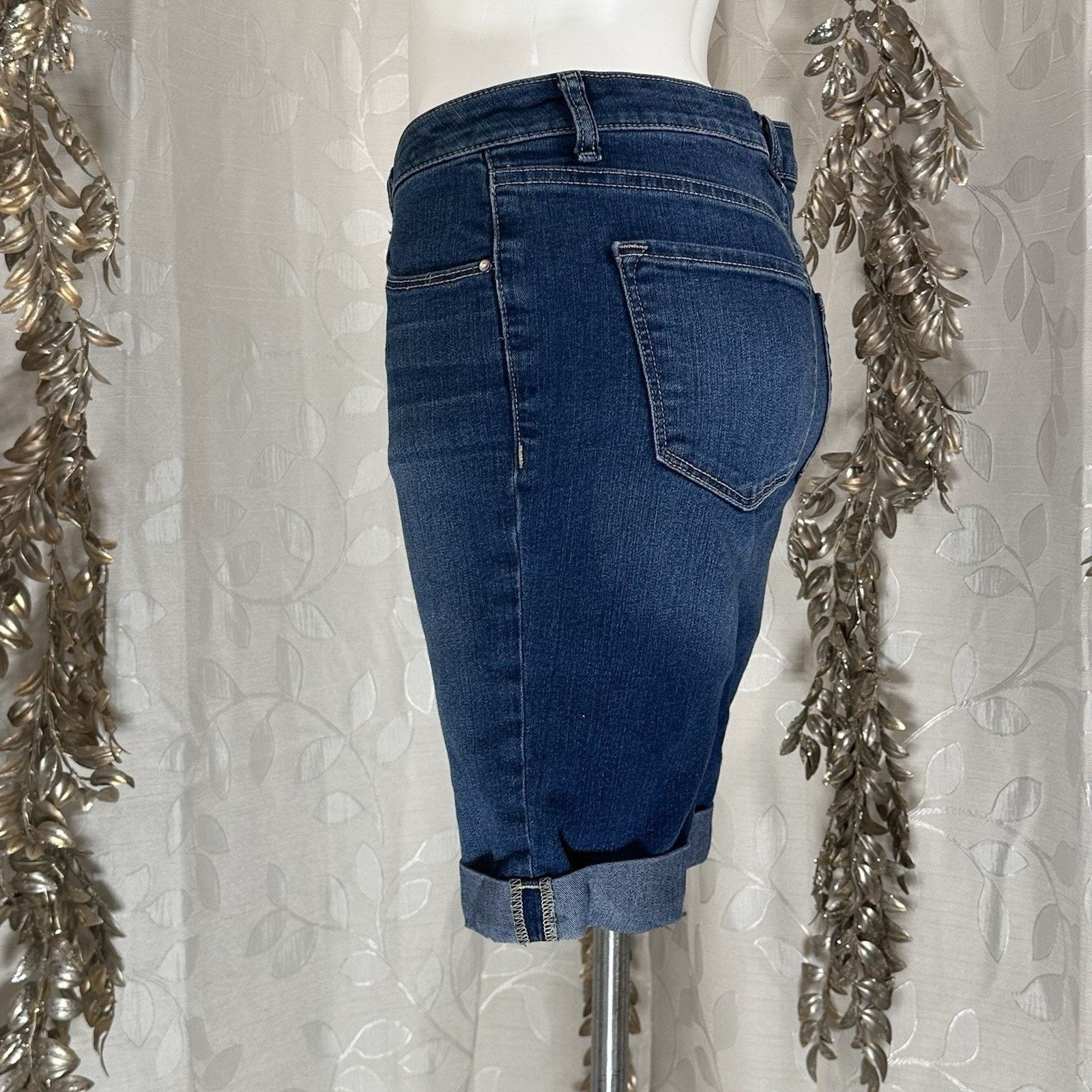 Apt. 9 APT 9 Women’s Size 6 Bermuda Jean Shorts Dark Wash Stretch Size 28" / US 6 / IT 42 - 4 Thumbnail