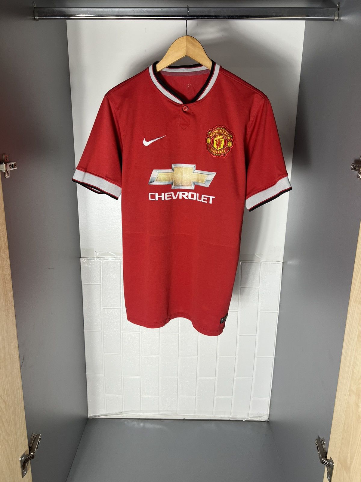 VINTAGE NIKE FC MANCHESTER UNITED ENGLAND SOCCER JERSEY Y2K