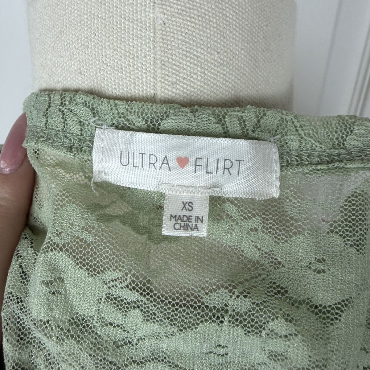 Other Ultra flirt green sheer lace butterfly top Size XS / US 0-2 / IT 36-38 - 3 Thumbnail