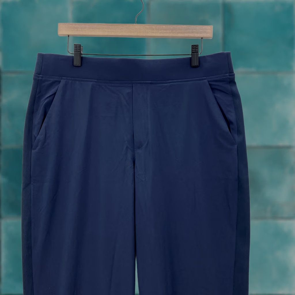 Athleta Athleta Brooklyn Mid Rise Ankle Jogger Pants Womens 14 Navy Blue Gym Training Slant Pockets Tapered Leg Polyester Spandex Elastic Waist Size 36" / US 14 / IT 50 - 1 Thumbnail