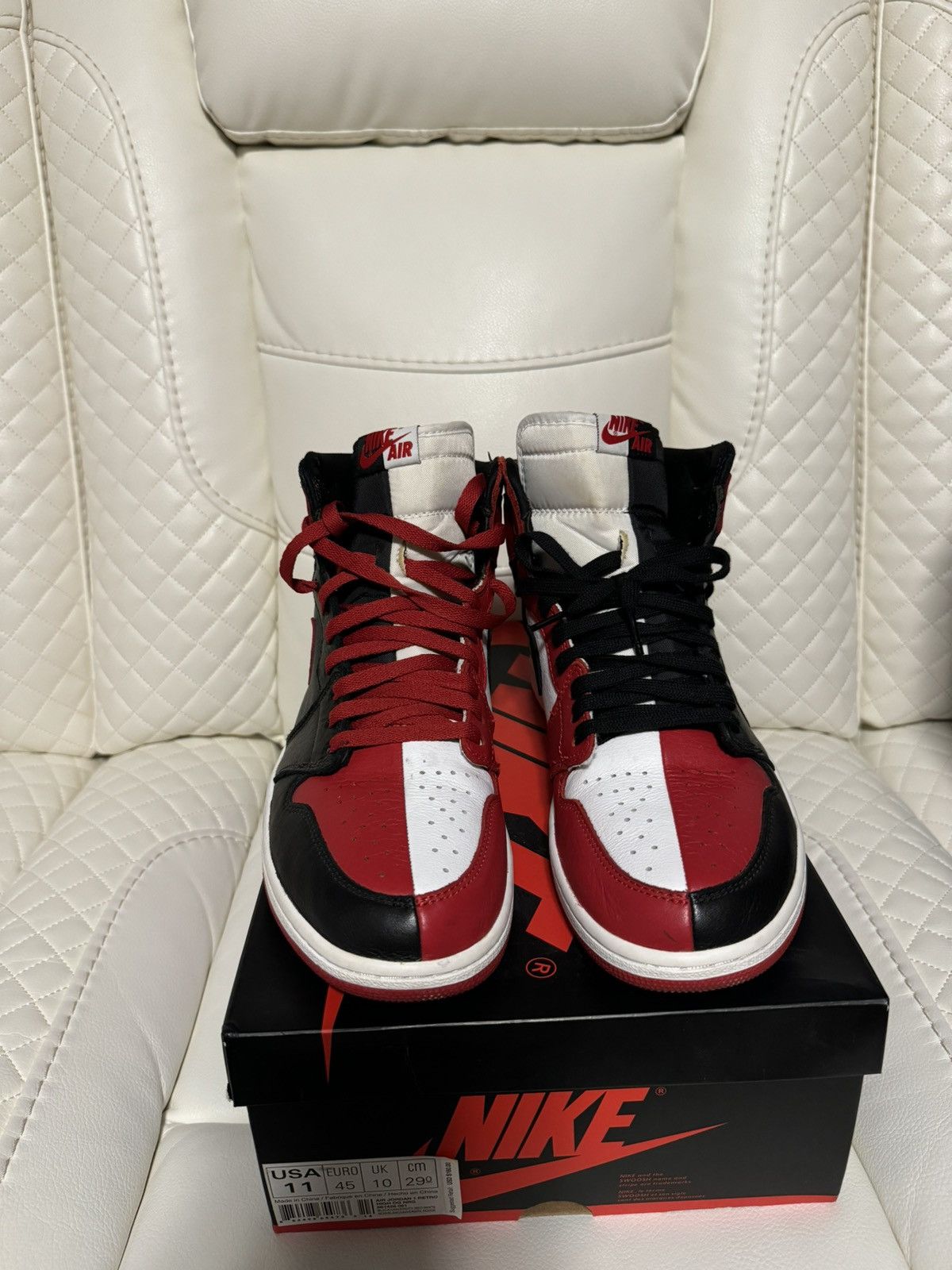 Jordan Brand Nike Air Jordan 1 High OG “Homage to Home” Size US 11 / EU 44 - 2 Thumbnail