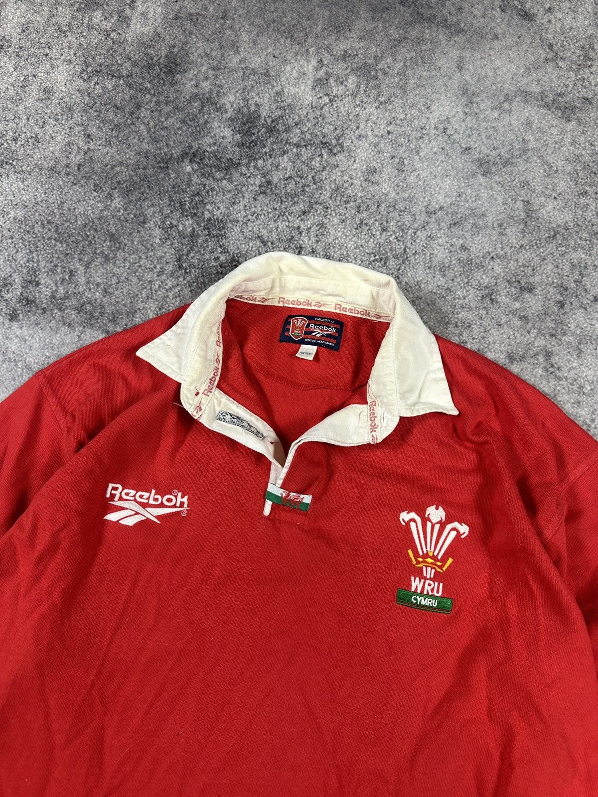 Reebok Vintage Reebok Wales Logo Rugby Jersey Streetwear Rare XL Size US XL / EU 56 / 4 - 3 Thumbnail