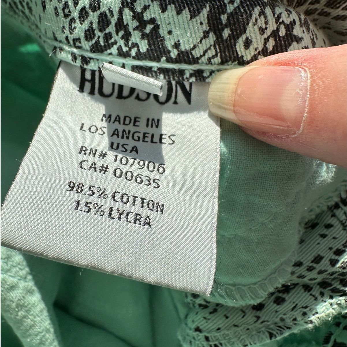 Hudson Hudson Teal & Black Snakeprint Nico Skinny Midrise Jean 26 Size 26" / US 2 / IT 38 - 10 Thumbnail