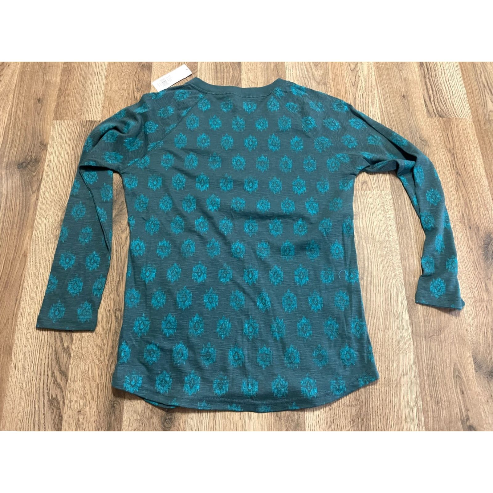 Vintage Northcrest Shirt Women Medium Green V-Neck Long Sleeve Pullover Casual Modern Basic Size M / US 6-8 / IT 42-44 - 2 Thumbnail