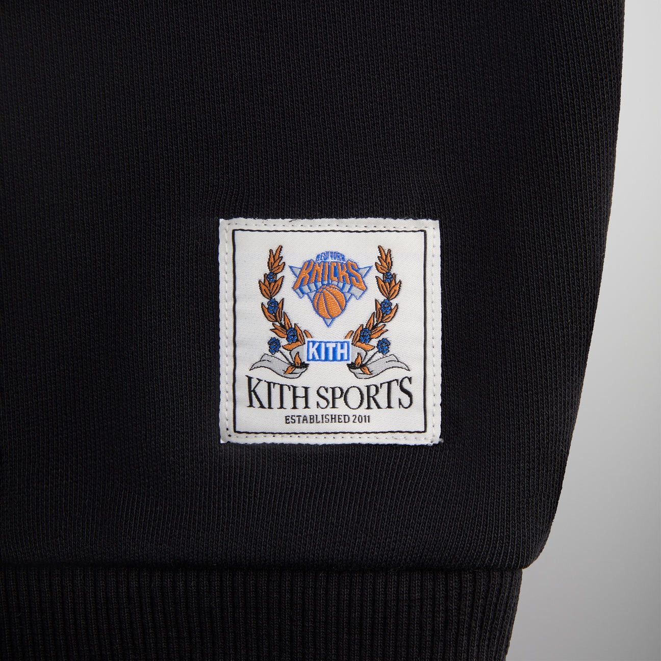 Kith Kith for the NY Knicks Vintage Nelson Crewneck Black XL Size US XL / EU 56 / 4 - 4 Thumbnail