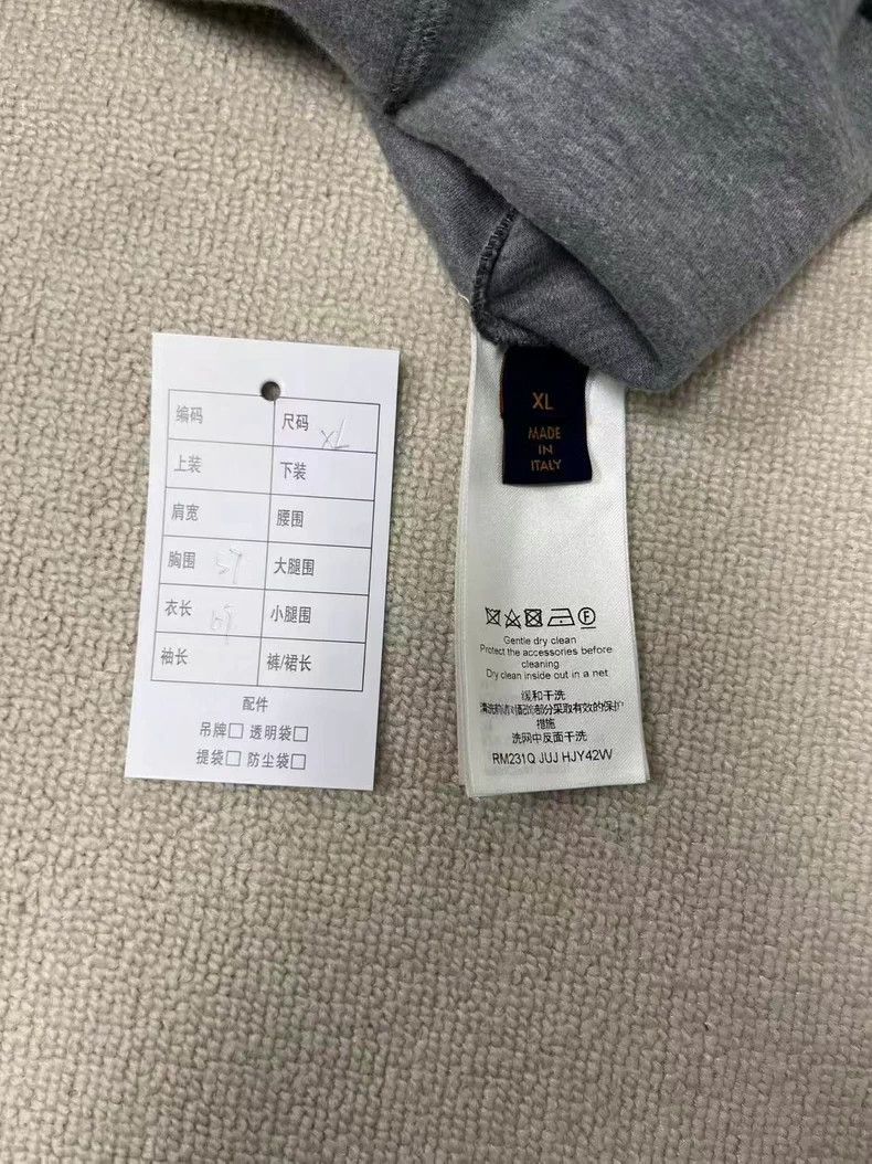 Louis Vuitton Louis Vuitton Solid graphic printed zip-up hooded drawstri Size US XL / EU 56 / 4 - 4 Thumbnail