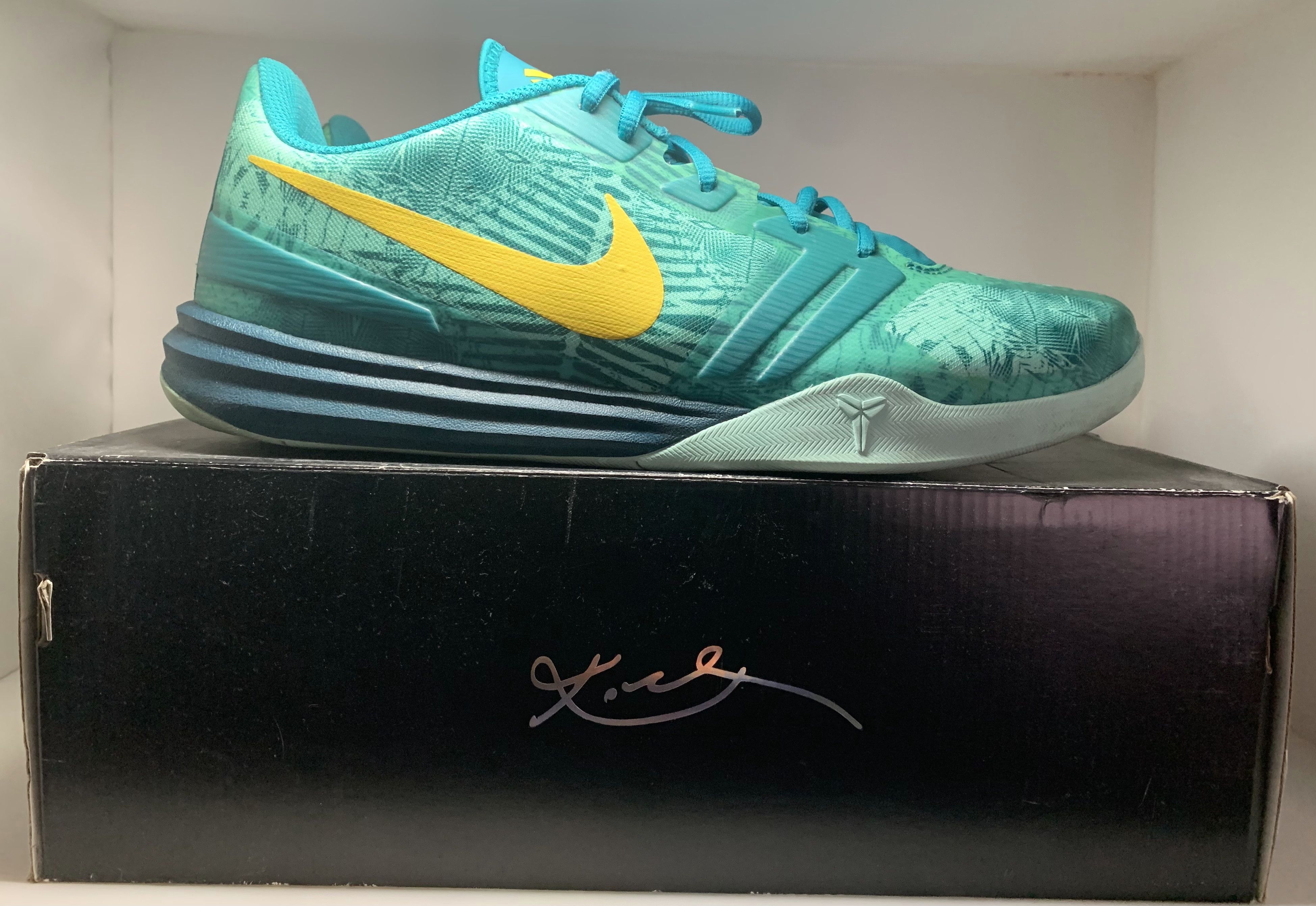 Nike Nike KB Mentality “Easter” Mens Size 13 Kobe 704942-300 Size US 13 / EU 46 - 1 Thumbnail