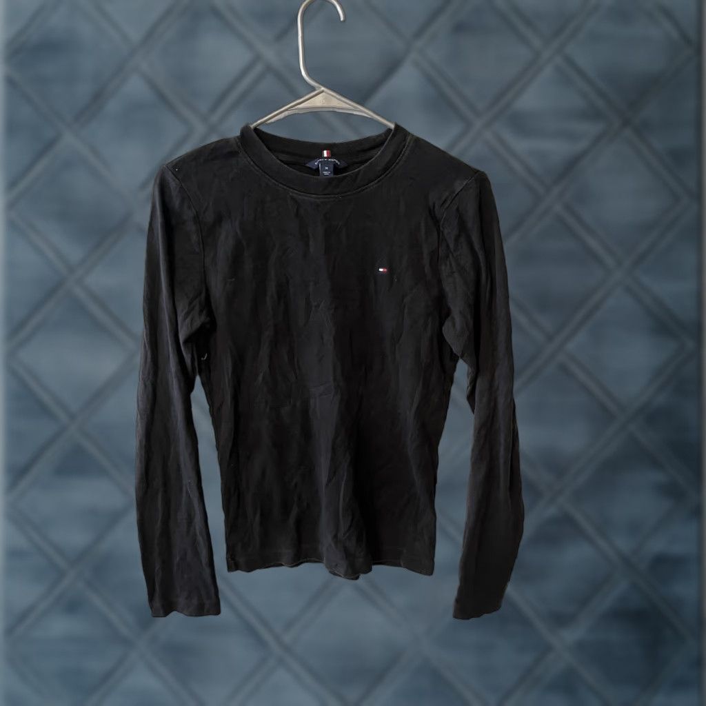 Tommy Hilfiger Tommy Hilfiger T Shirt Medium Black Solid Long Sleeve Round Neck Tee Womens Size M / US 6-8 / IT 42-44 - 1 Thumbnail