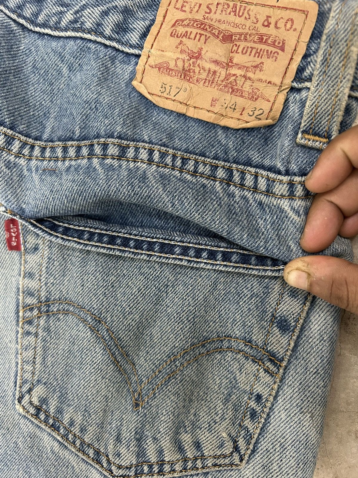 Levi's Vintage Levis 517 Boot Cut Jeans Stonewashed Size US 35 - 14 Thumbnail