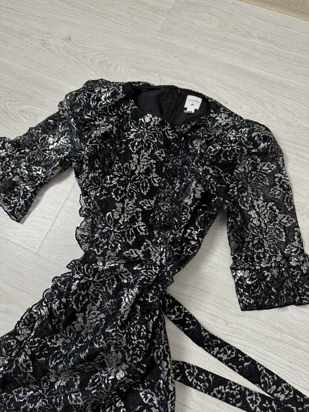 H&M The Vampire's Wife x H&M Metallic Black Lace Mini Dress Size XL / US 12-14 / IT 48-50 - 2 Thumbnail