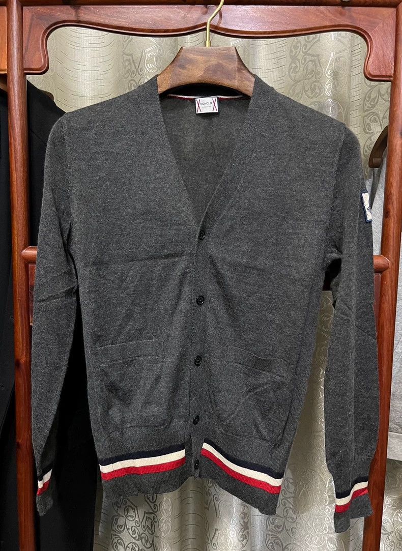 Moncler Genius Moncler Genius Moncler Gamme Bleu Cashmere Cardigan in Gra Size US S / EU 44-46 / 1 - 1 Thumbnail