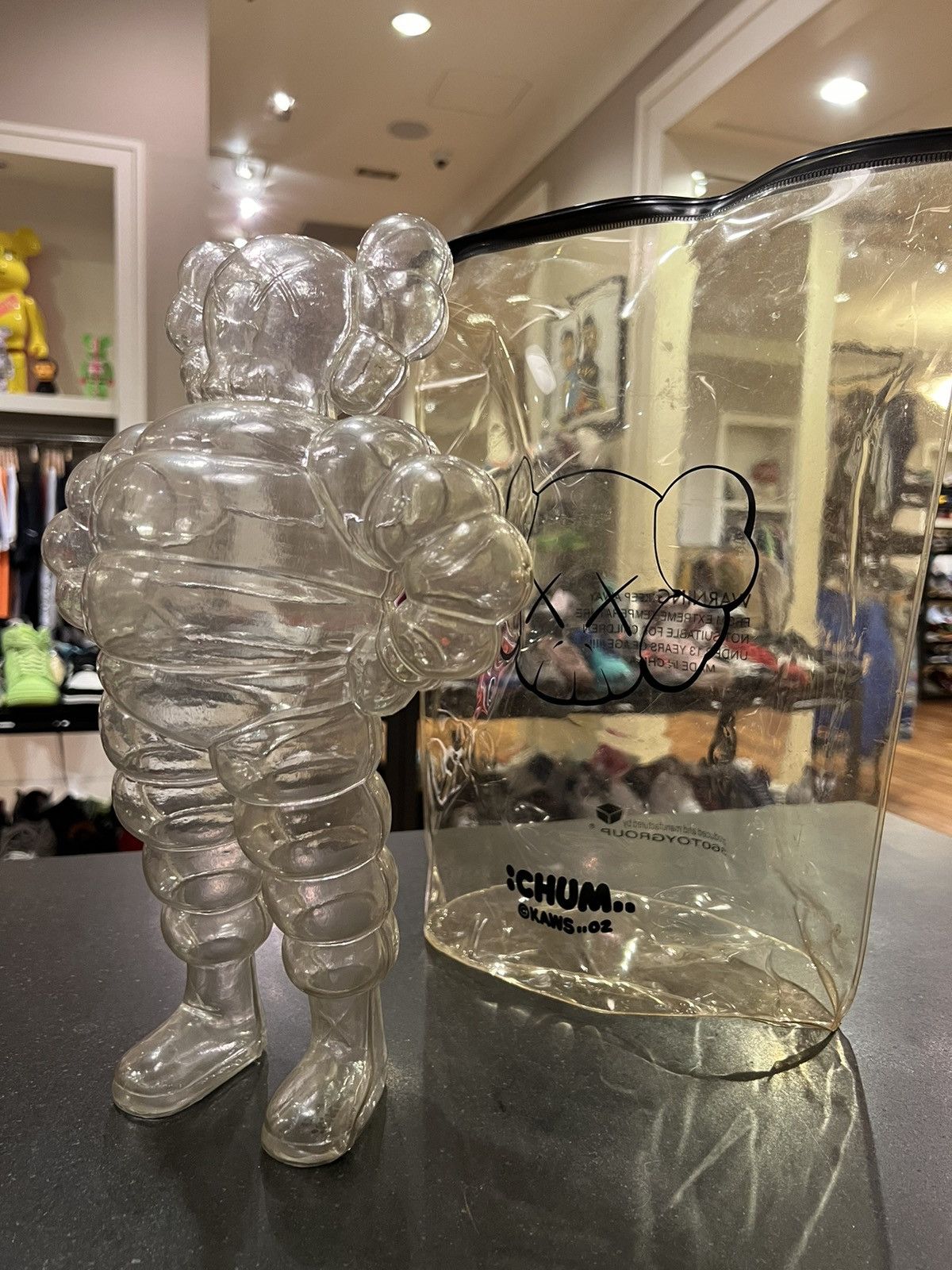 Kaws 2002 Kaws Chum Clear 841/1000 limited collectible figure Size ONE SIZE - 1 Thumbnail