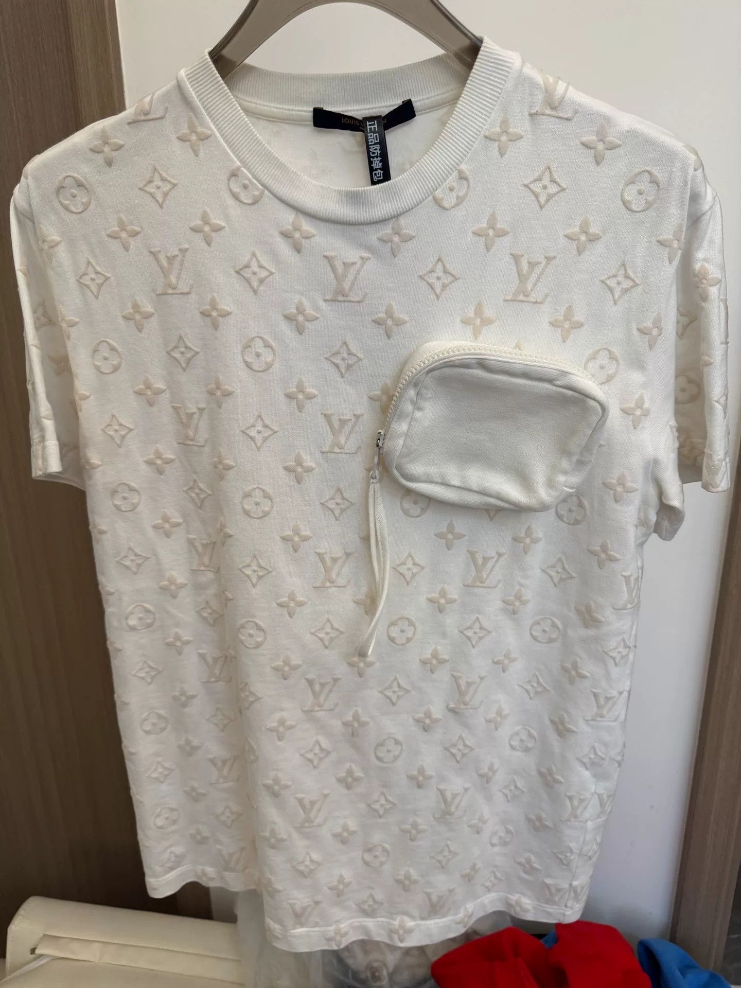 Louis Vuitton Louis Vuitton Velvet Print Short Sleeve Top Size S / US 4 / IT 40 - 1 Thumbnail