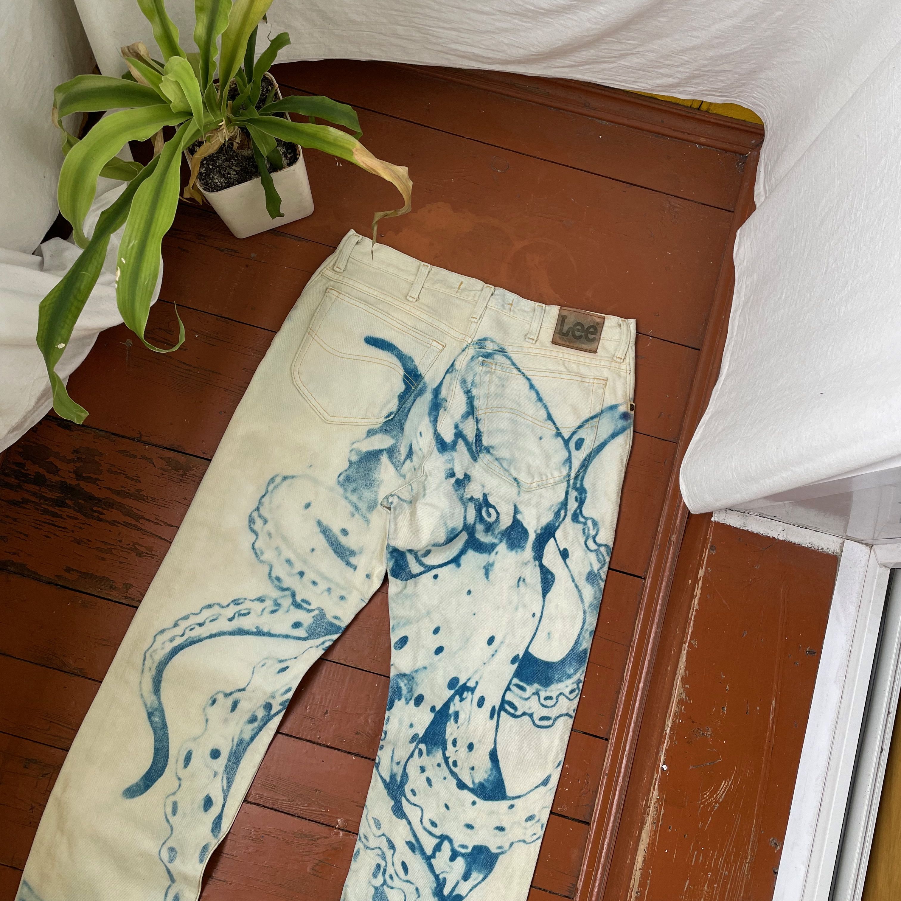 Lee Lee jeans very rare custom print octopus sguid 🦑 Size US 34 / EU 50 - 6 Thumbnail