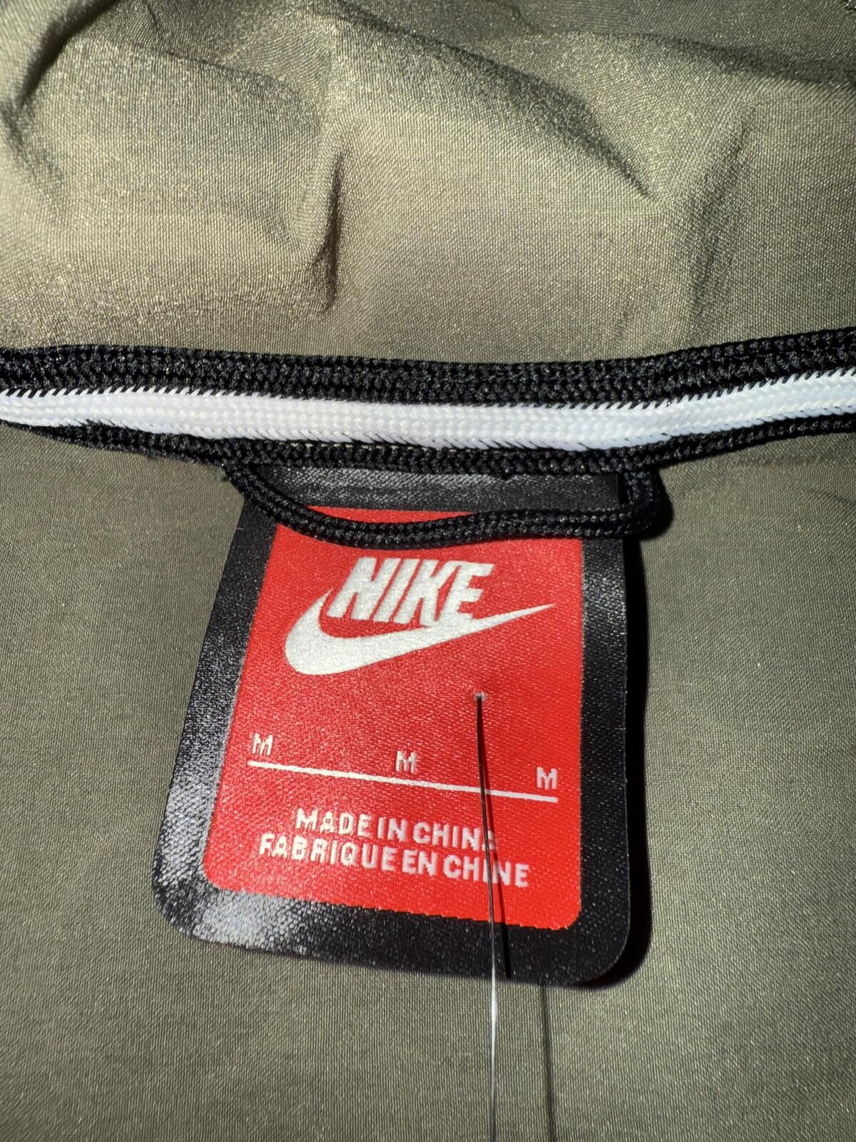 Nike Unrelease Nike Men’s Polka Dot Tech Pack Woven Jacket Sample Size US M / EU 48-50 / 2 - 6 Thumbnail