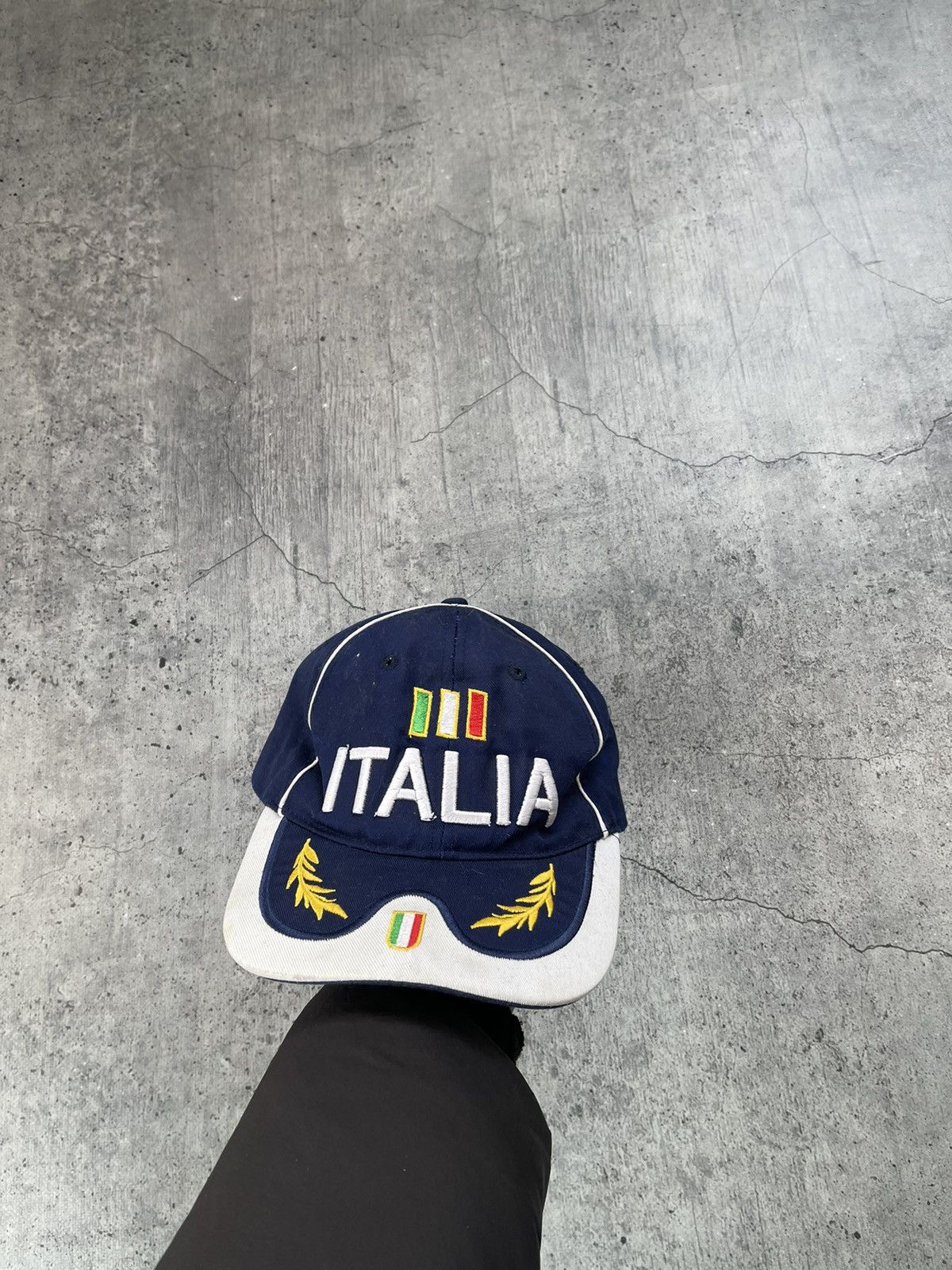 Vintage Vintage Cap Italia Logo Italy Hats Y2K 90s Style USA Japan Size ONE SIZE - 1 Thumbnail